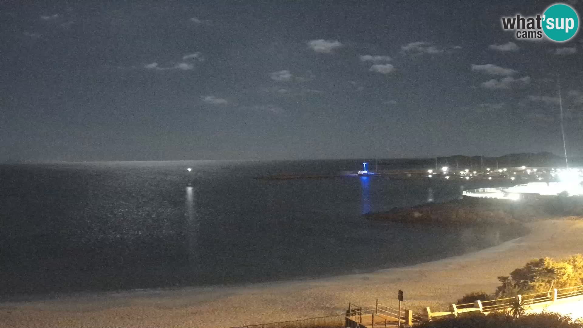 Webcam della spiaggia di Isola Rossa – Vista in diretta della meravigliosa costa della Sardegna