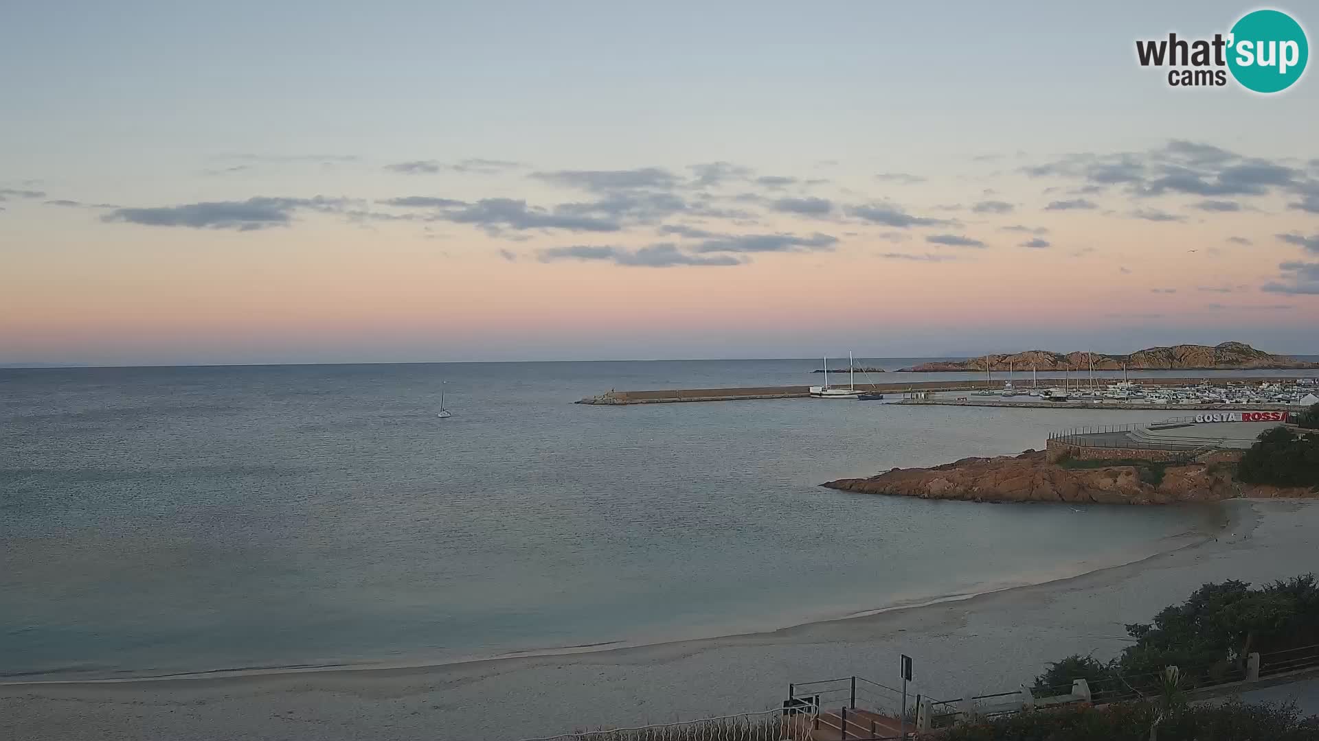 Web kamera plaže Isola Rossa – Uživo pogled na predivnu obalu Sardinije