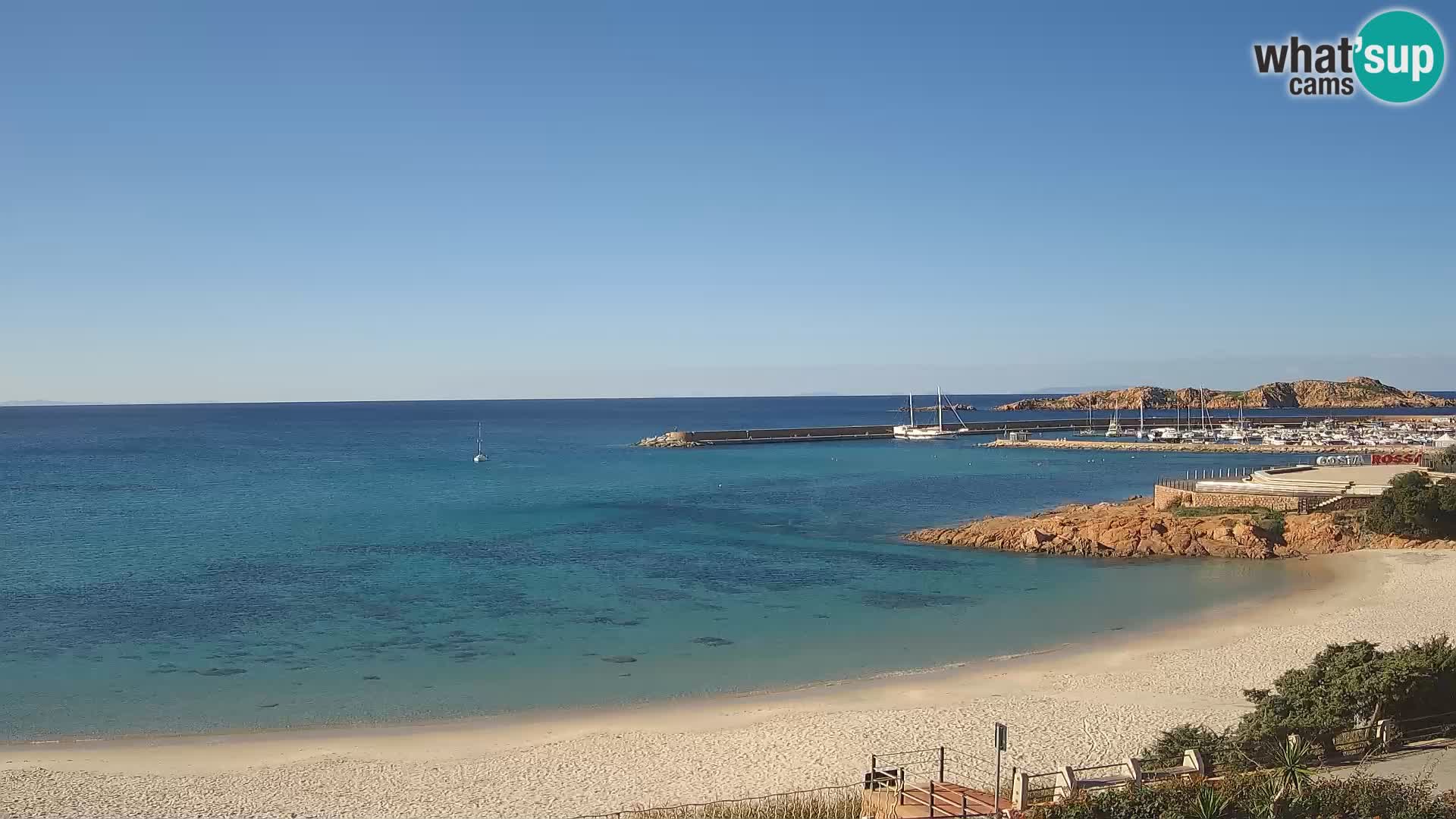 Webcam della spiaggia di Isola Rossa – Vista in diretta della meravigliosa costa della Sardegna