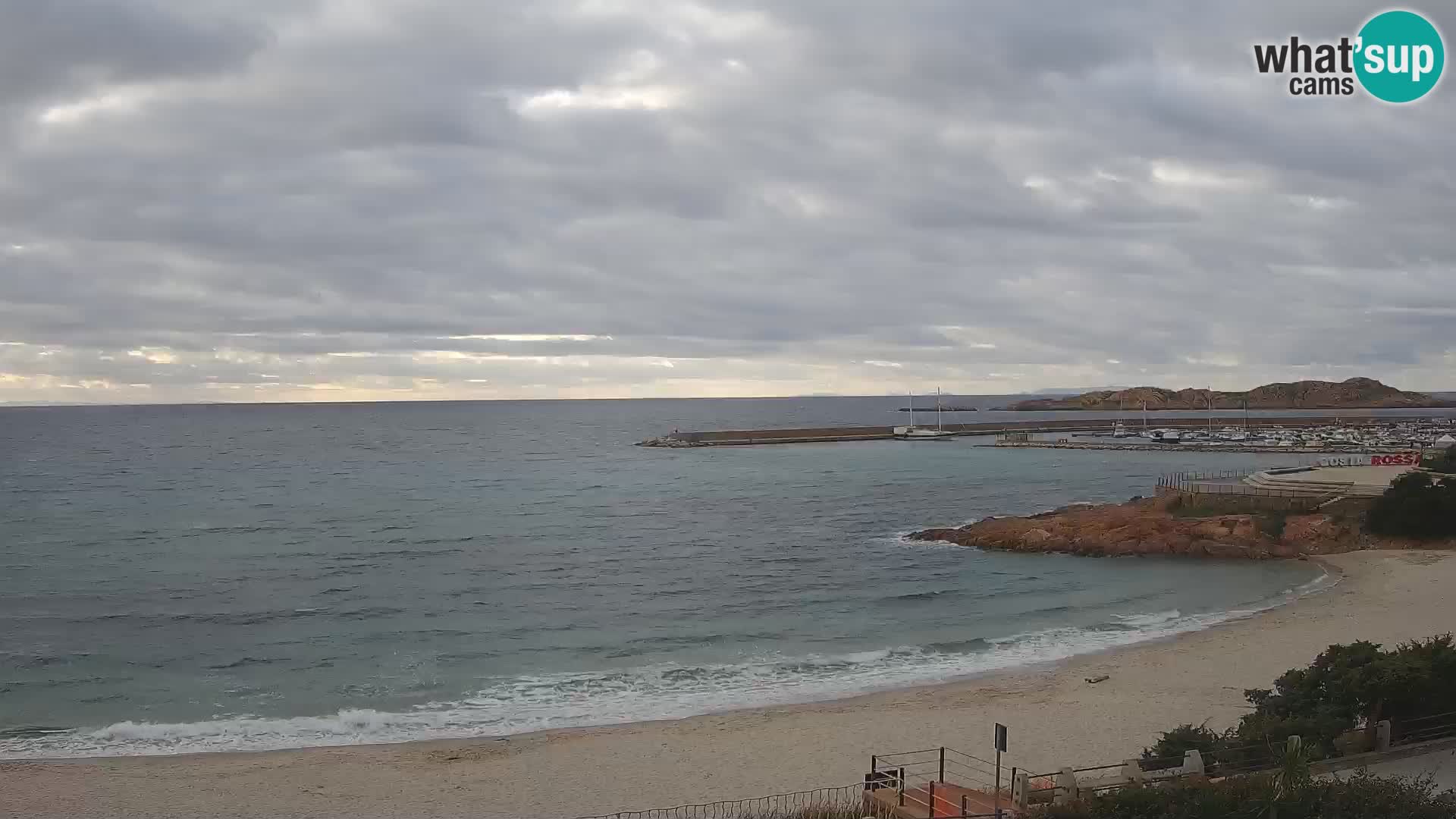 Spletna kamera plaže Isola Rossa – V živo si oglejte čudovito obalo Sardinije