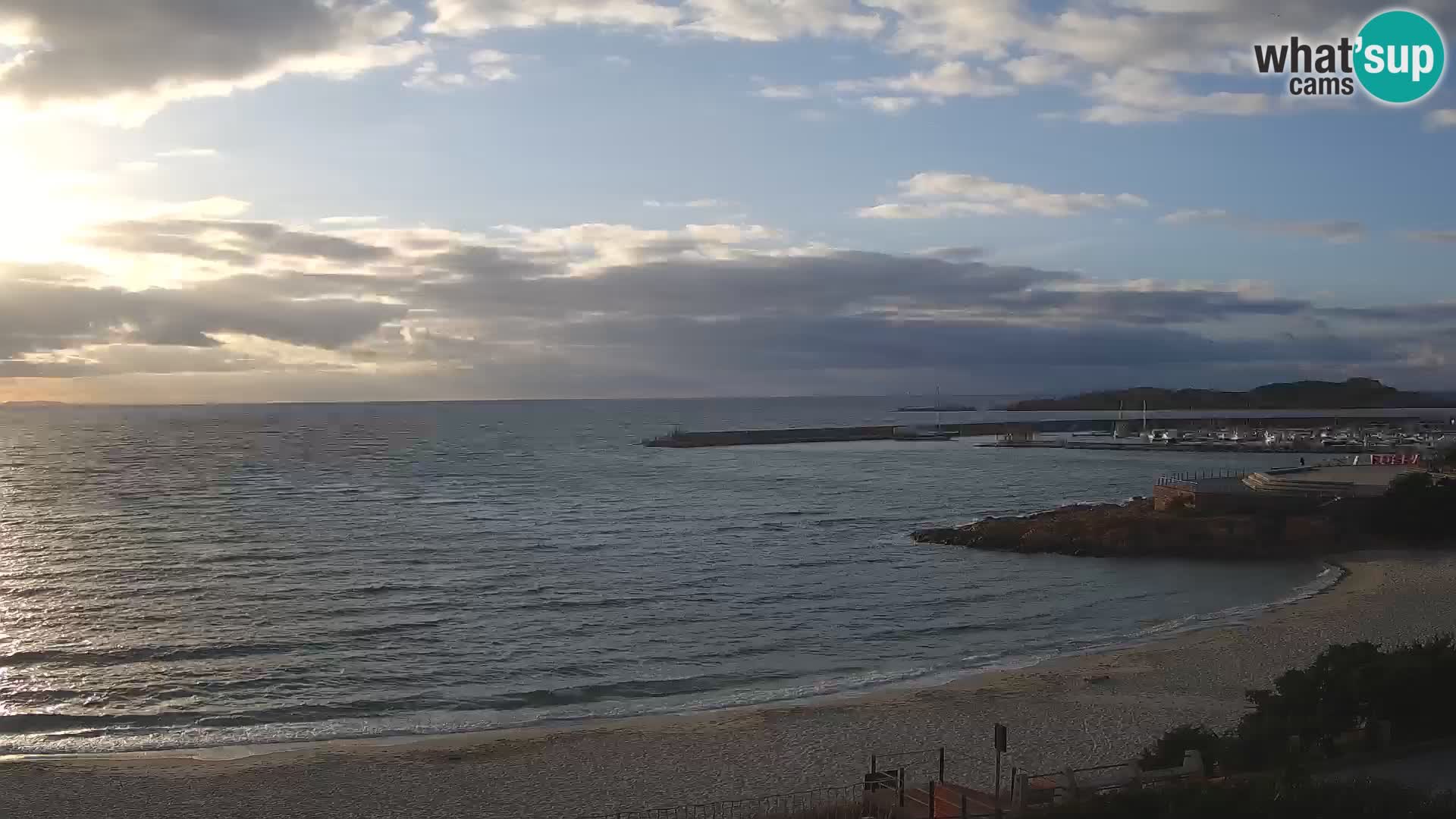 Beach Isola Rossa Webcam – Live View of Sardegna’s Stunning Shoreline