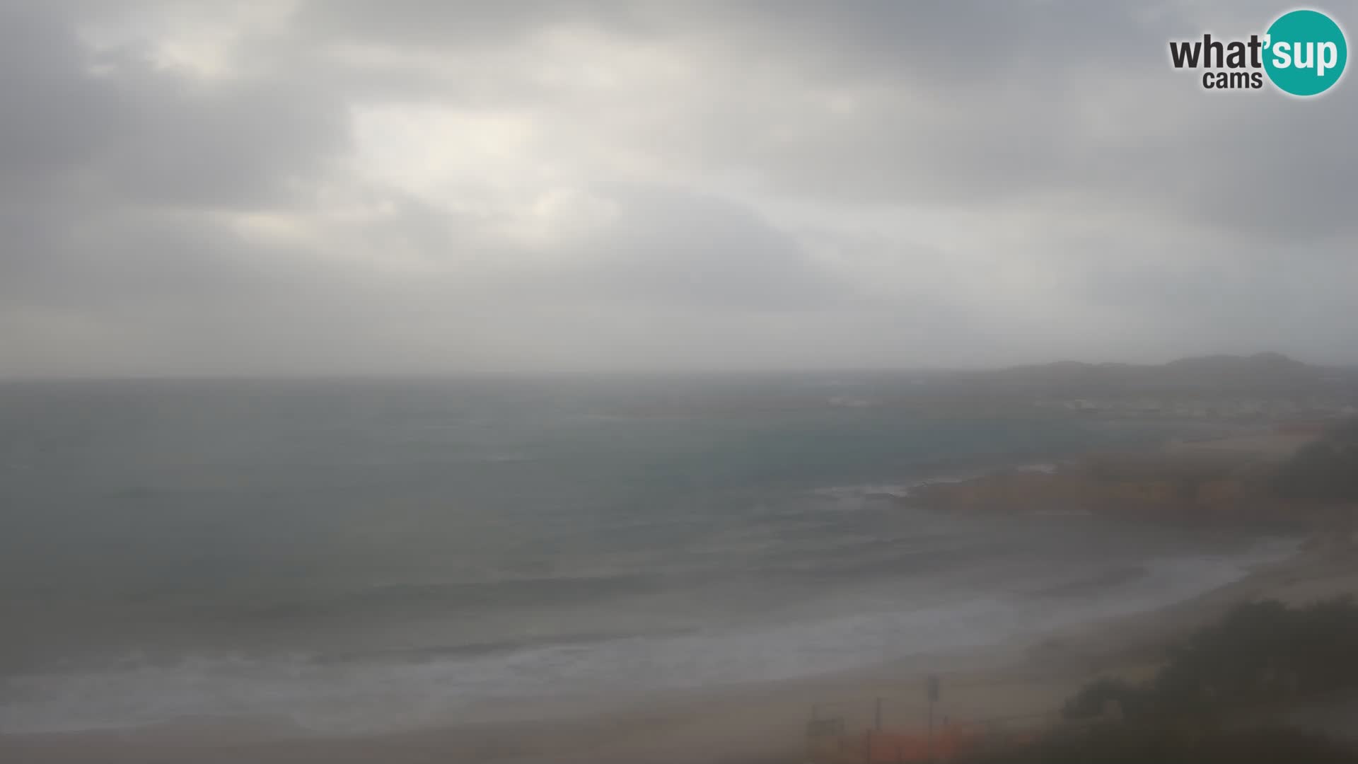 Webcam della spiaggia di Isola Rossa – Vista in diretta della meravigliosa costa della Sardegna