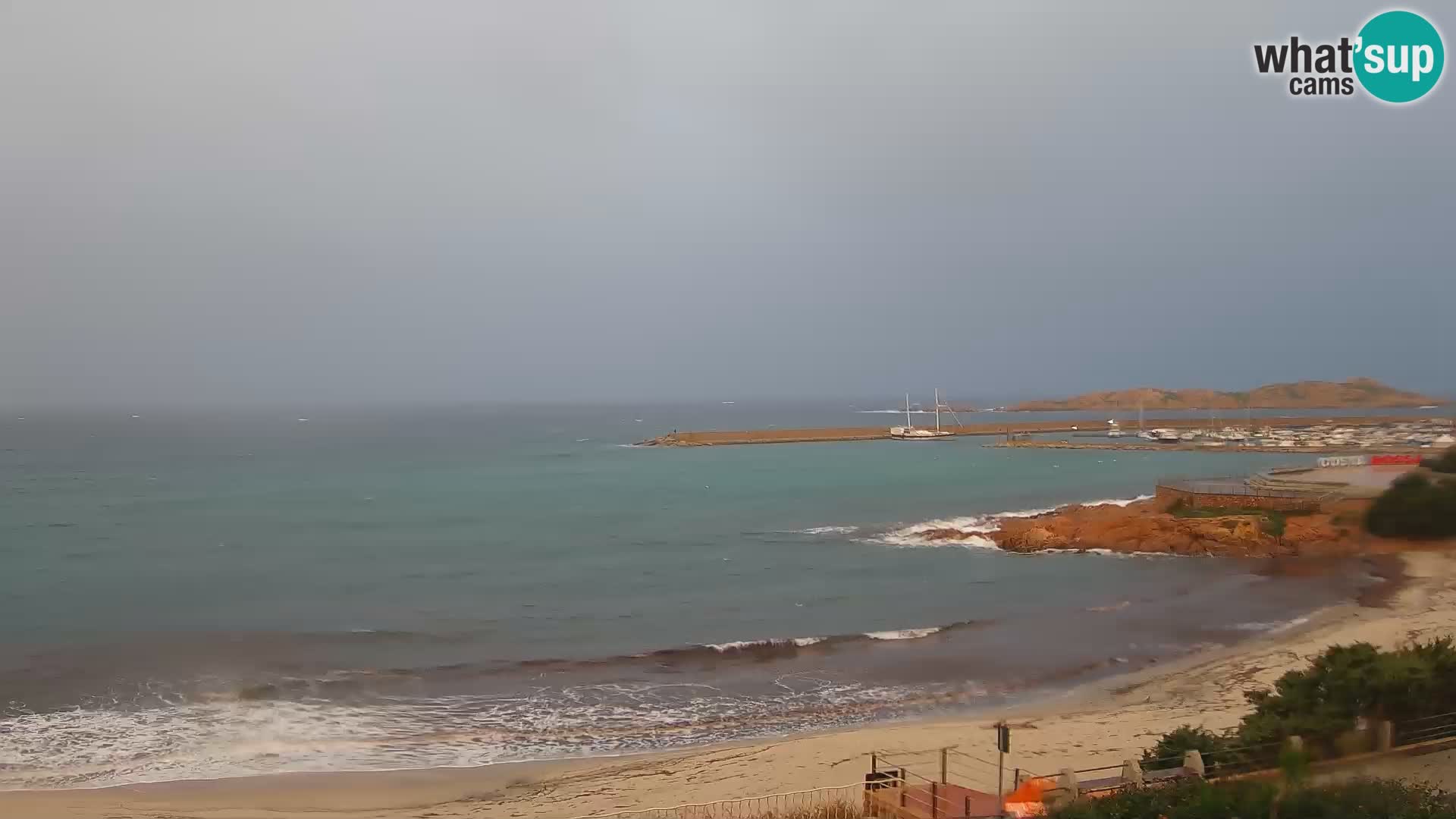 Webcam de la playa de Isola Rossa – Vista en vivo de la maravillosa costa de Cerdeña