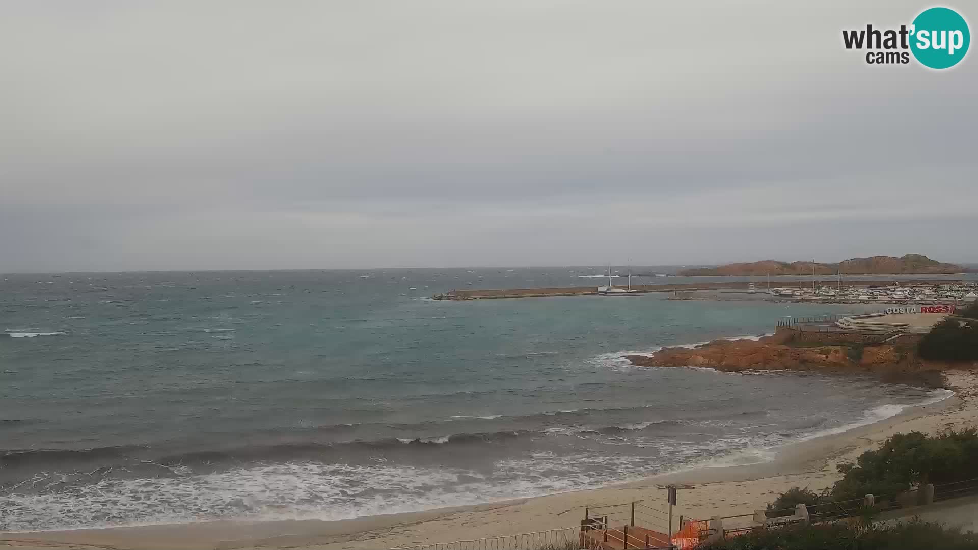 Webcam della spiaggia di Isola Rossa – Vista in diretta della meravigliosa costa della Sardegna