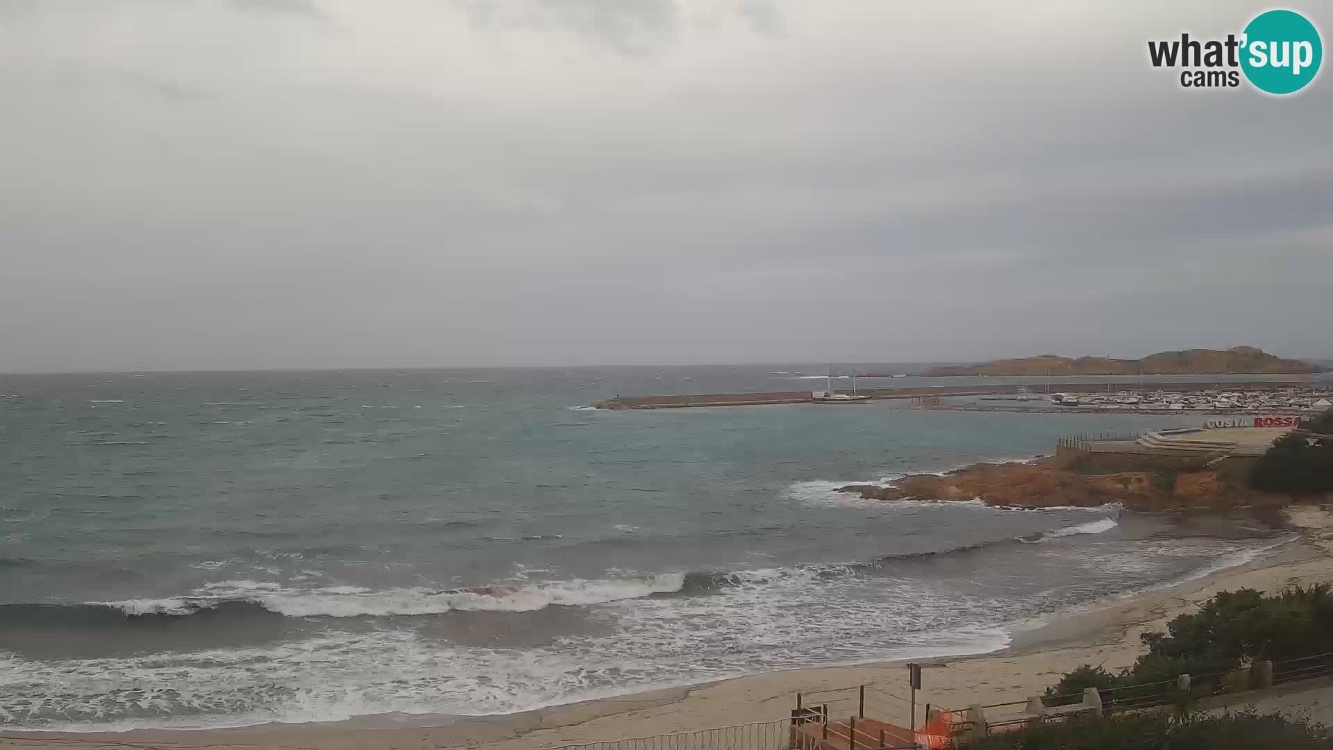 Webcam della spiaggia di Isola Rossa – Vista in diretta della meravigliosa costa della Sardegna