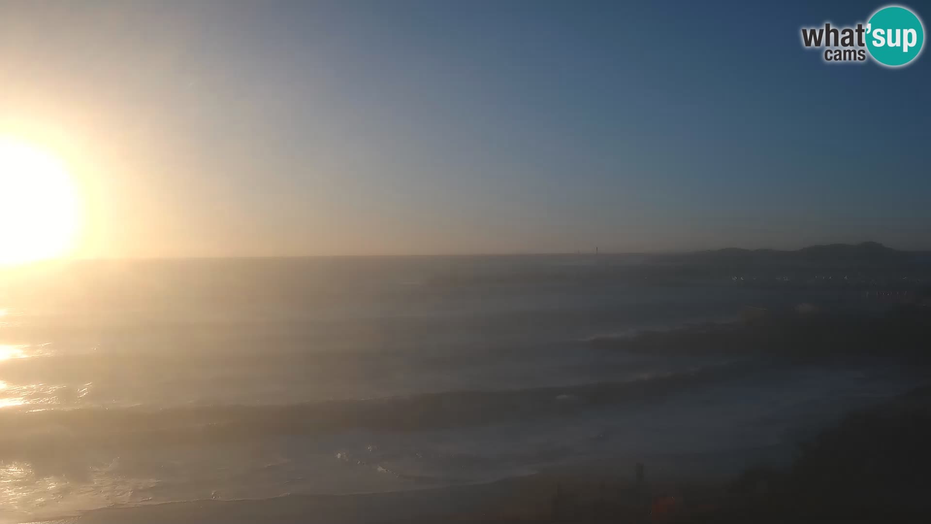 Webcam della spiaggia di Isola Rossa – Vista in diretta della meravigliosa costa della Sardegna