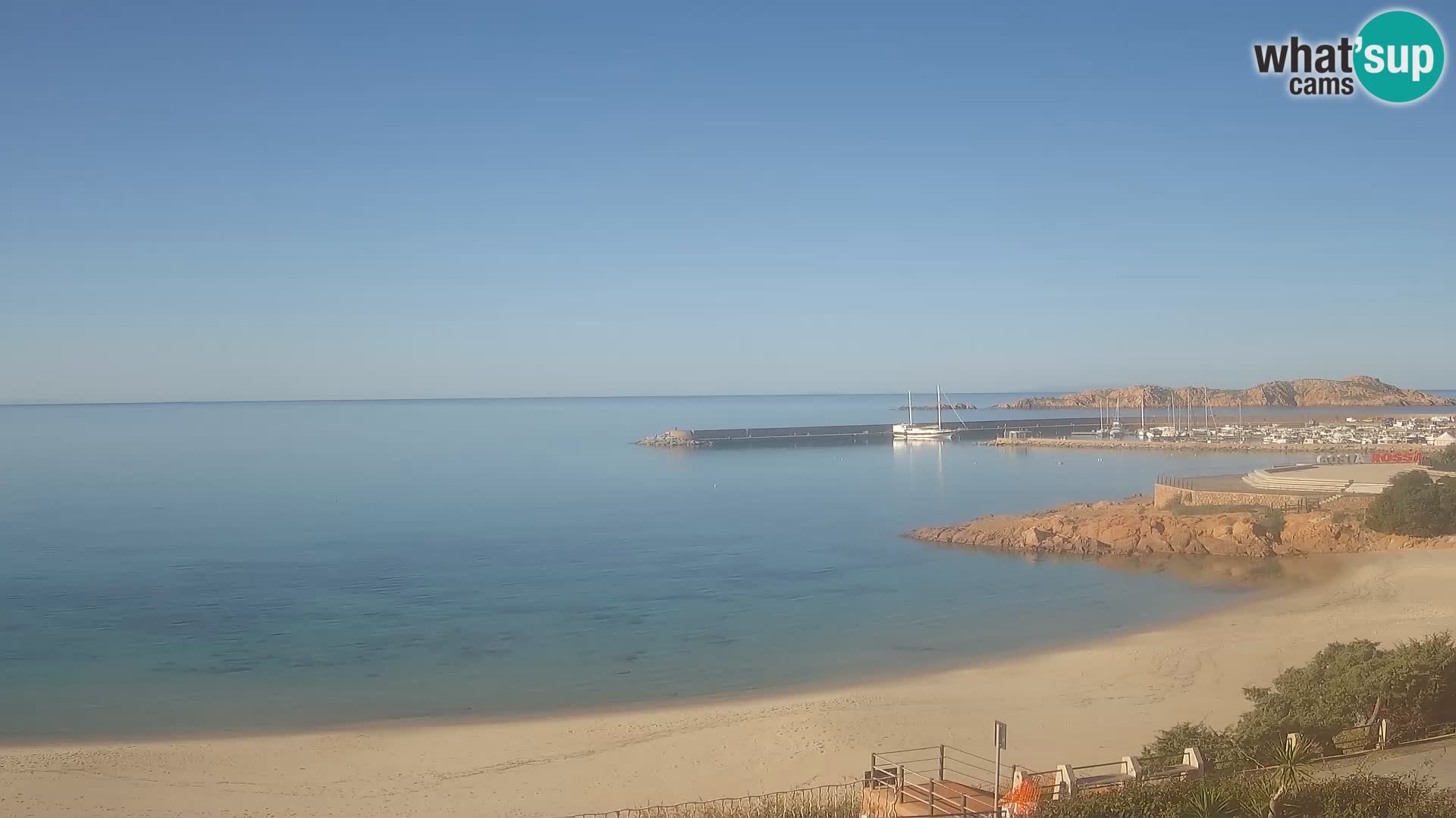 Webcam della spiaggia di Isola Rossa – Vista in diretta della meravigliosa costa della Sardegna