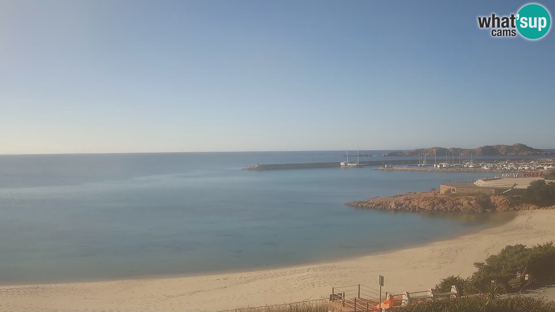 Spletna kamera plaže Isola Rossa – V živo si oglejte čudovito obalo Sardinije