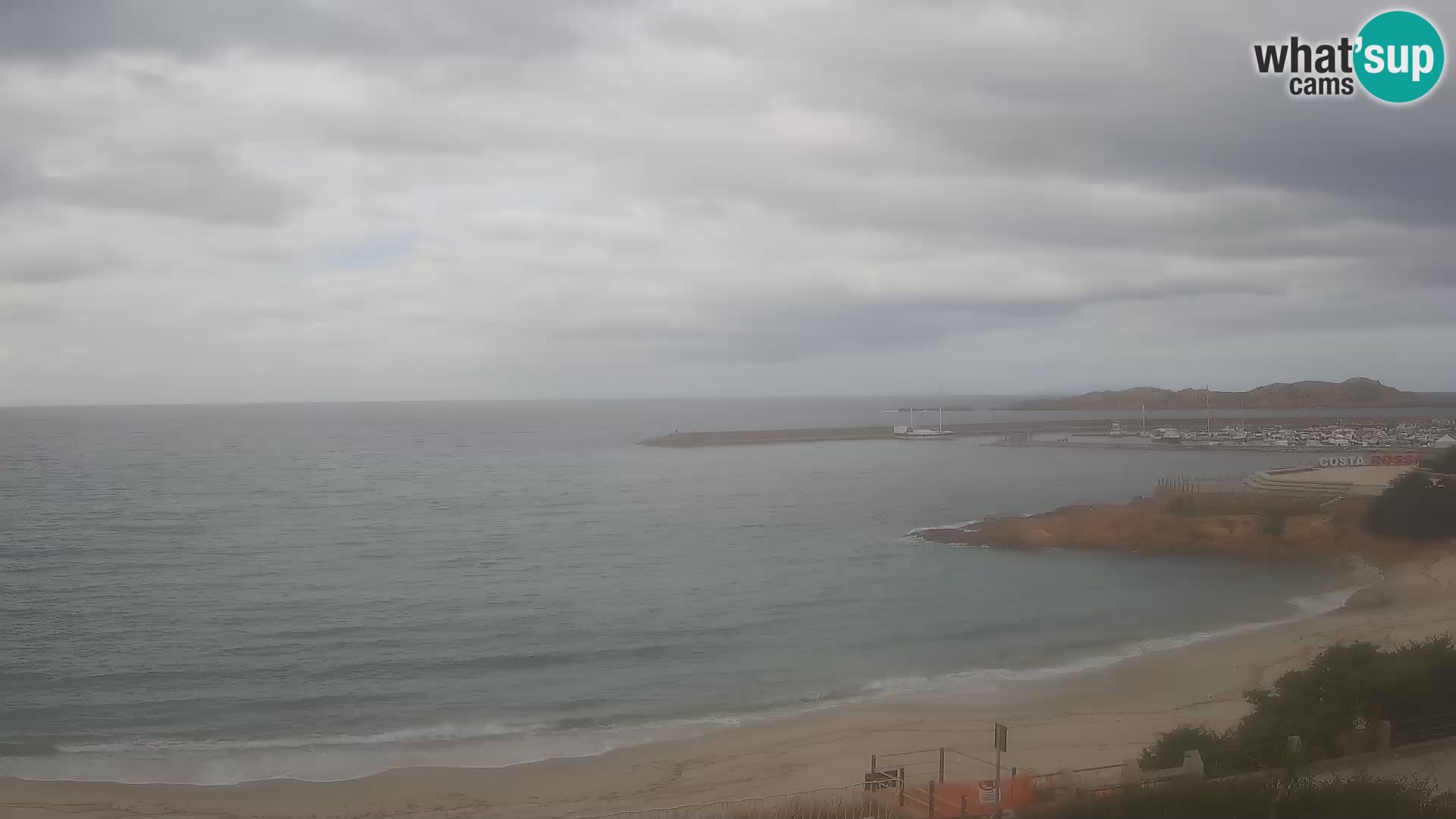 Webcam della spiaggia di Isola Rossa – Vista in diretta della meravigliosa costa della Sardegna