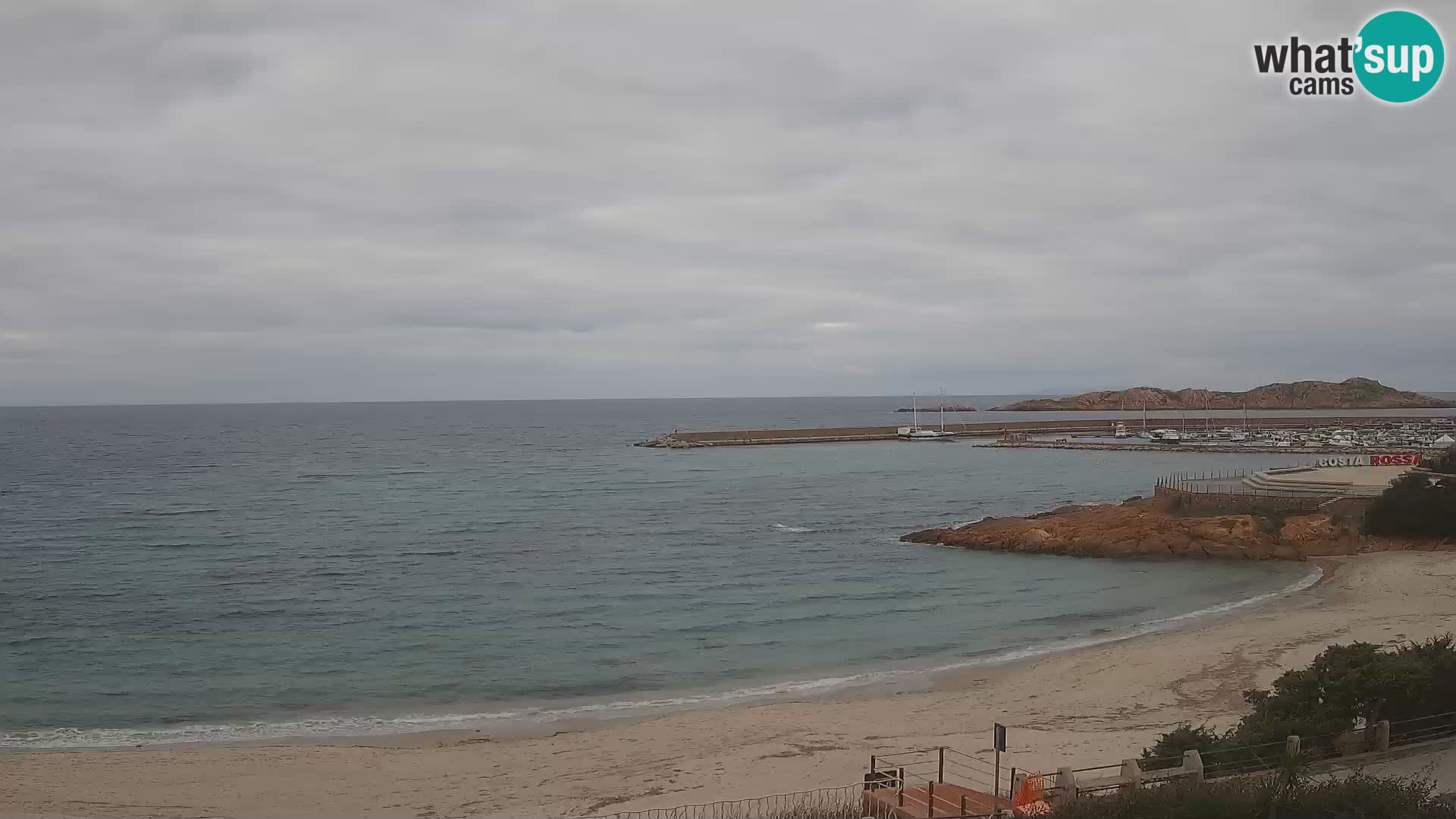 Webcam della spiaggia di Isola Rossa – Vista in diretta della meravigliosa costa della Sardegna