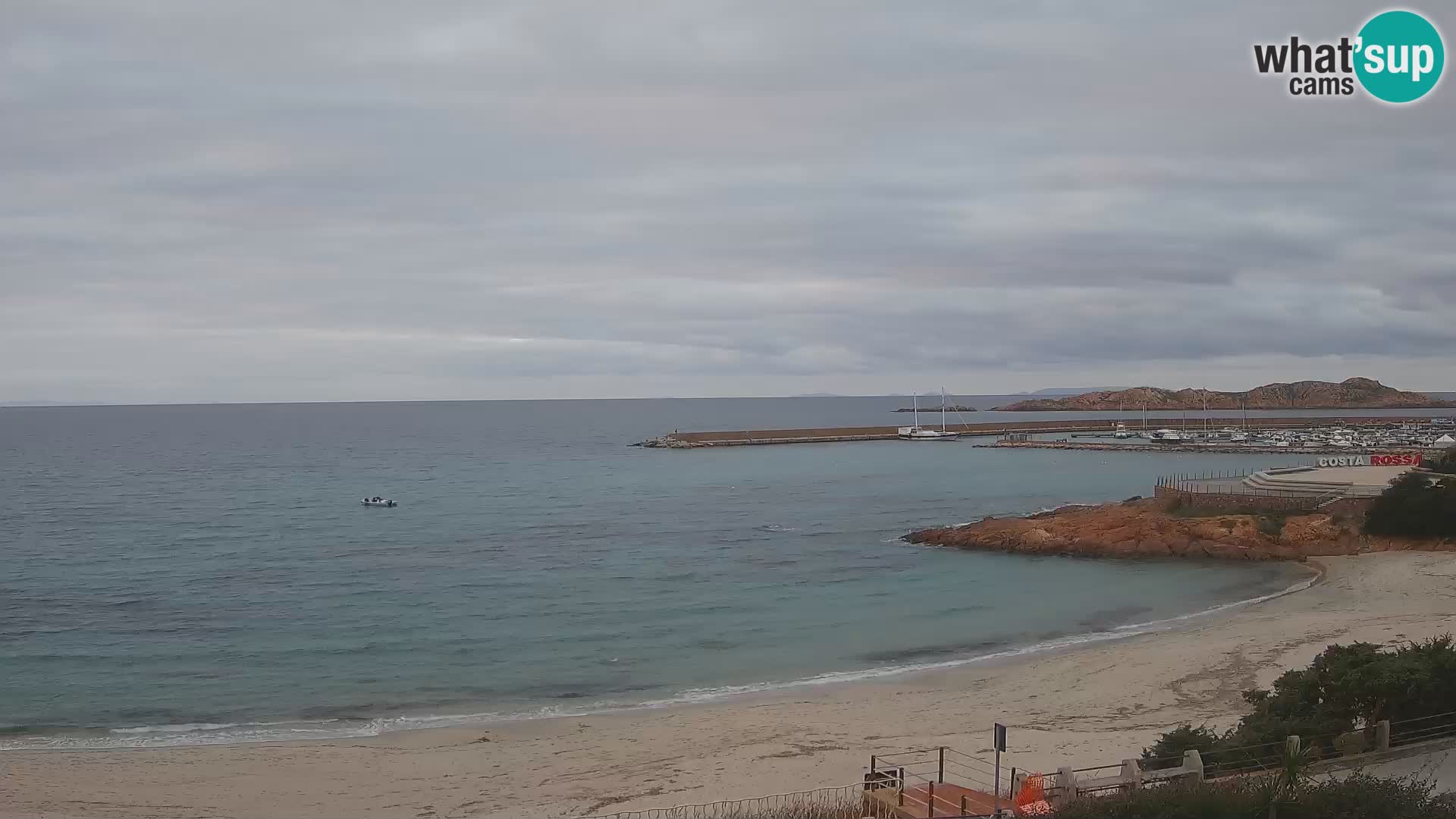 Webcam della spiaggia di Isola Rossa – Vista in diretta della meravigliosa costa della Sardegna