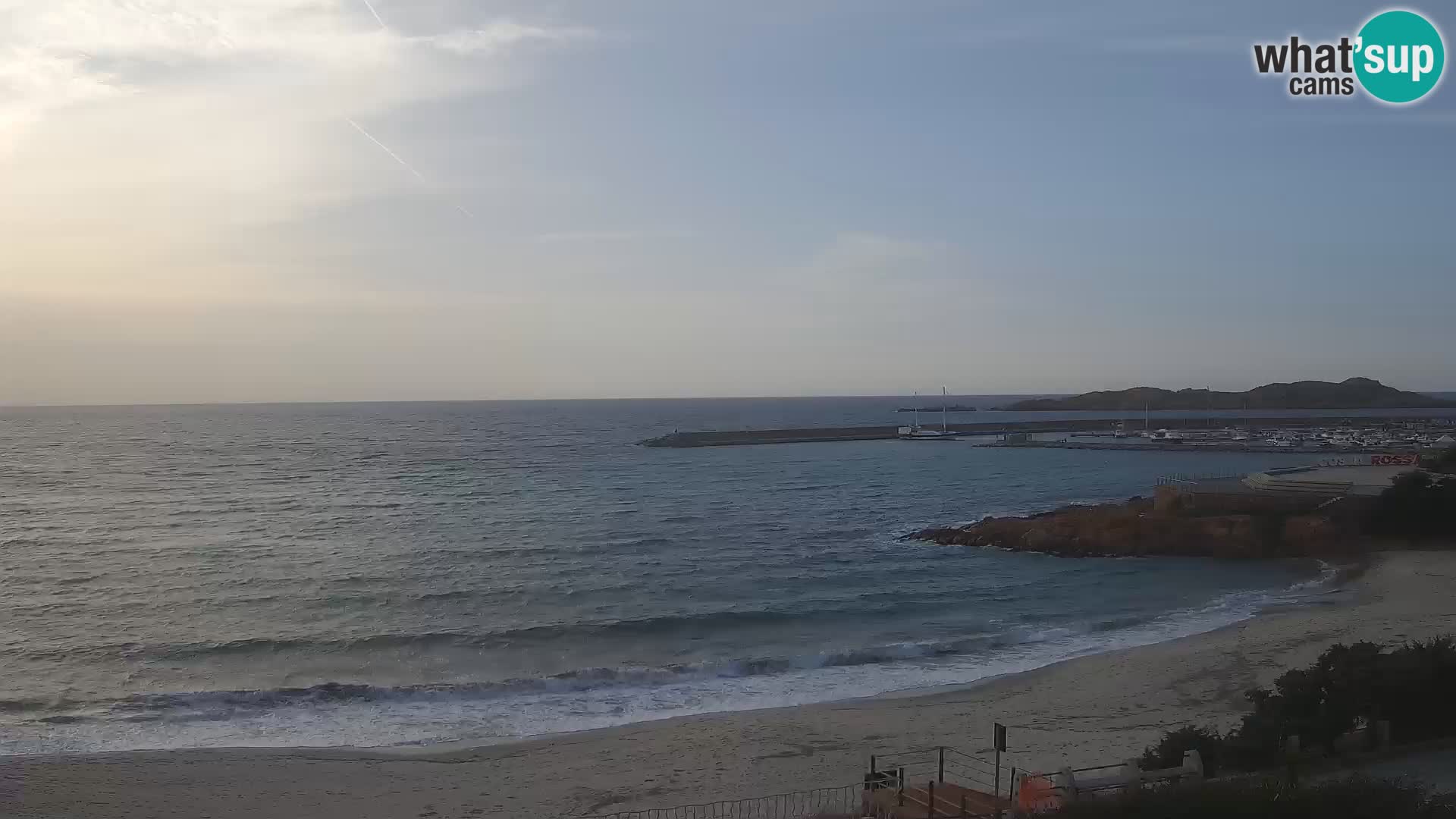 Spletna kamera plaže Isola Rossa – V živo si oglejte čudovito obalo Sardinije