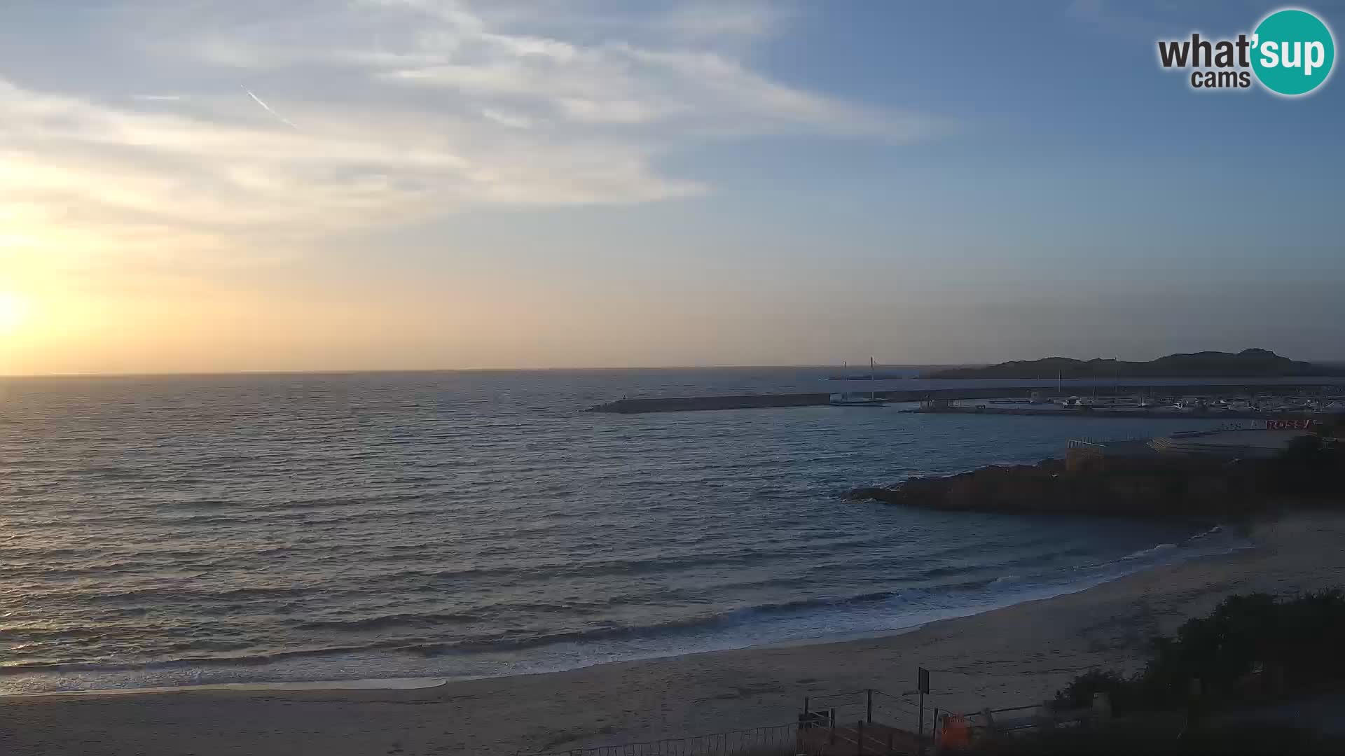 Webcam della spiaggia di Isola Rossa – Vista in diretta della meravigliosa costa della Sardegna