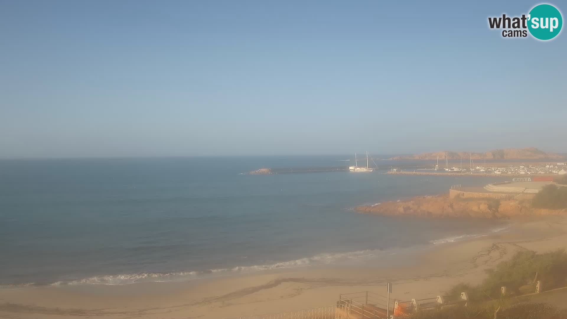 Beach Isola Rossa Webcam – Live View of Sardegna’s Stunning Shoreline