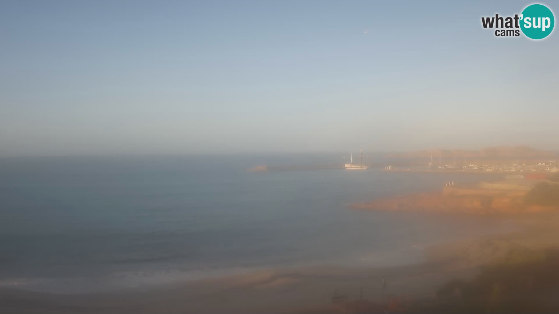 Beach Isola Rossa Webcam – Live View of Sardegna’s Stunning Shoreline