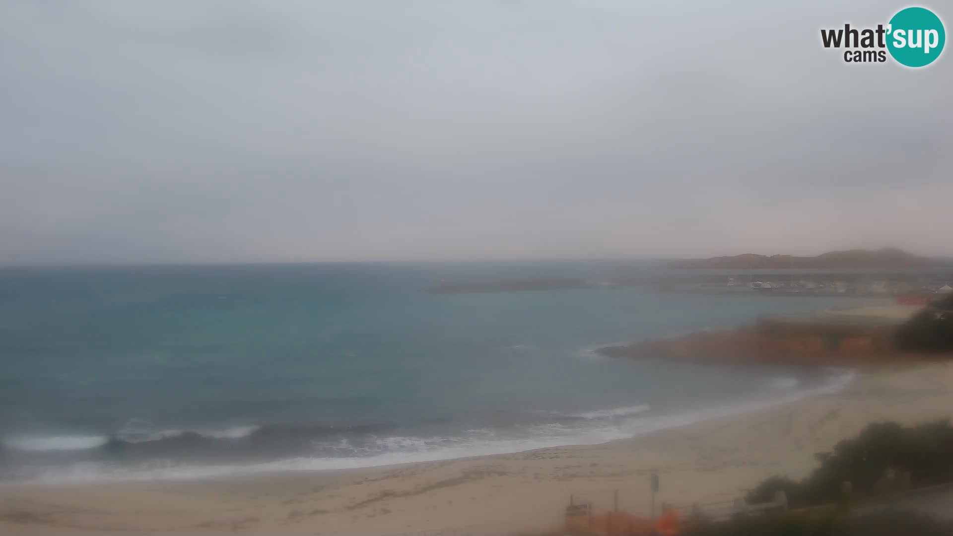 Webcam della spiaggia di Isola Rossa – Vista in diretta della meravigliosa costa della Sardegna