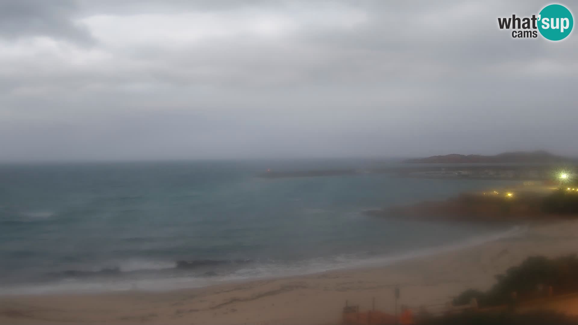 Webcam della spiaggia di Isola Rossa – Vista in diretta della meravigliosa costa della Sardegna