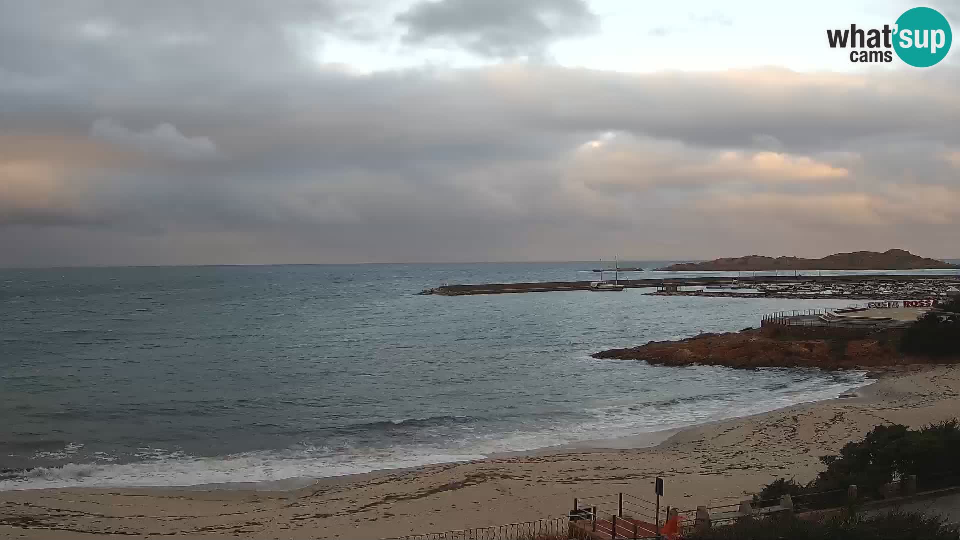 Beach Isola Rossa Webcam – Live View of Sardegna’s Stunning Shoreline