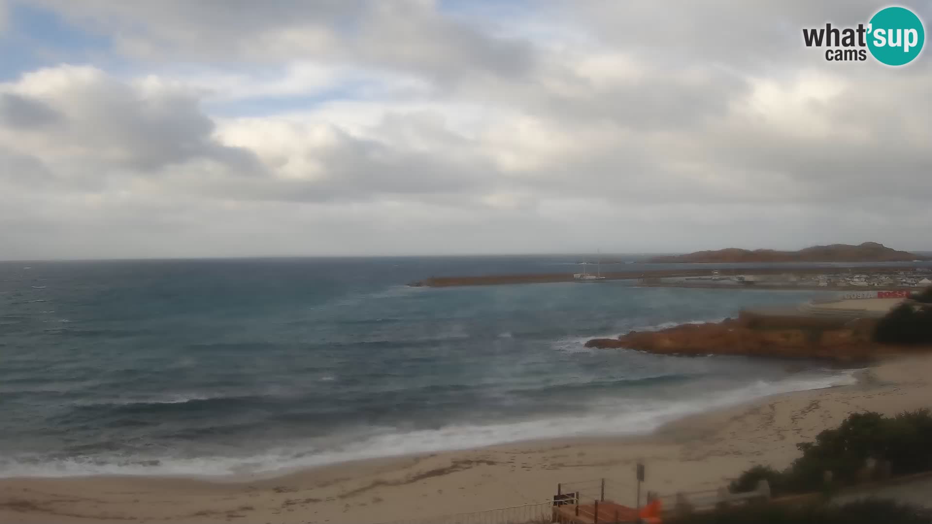 Beach Isola Rossa Webcam – Live View of Sardegna’s Stunning Shoreline