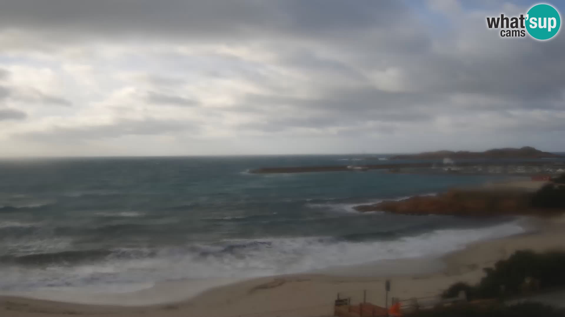 Webcam de la plage d’Isola Rossa – Vue en direct de la magnifique côte de la Sardaigne