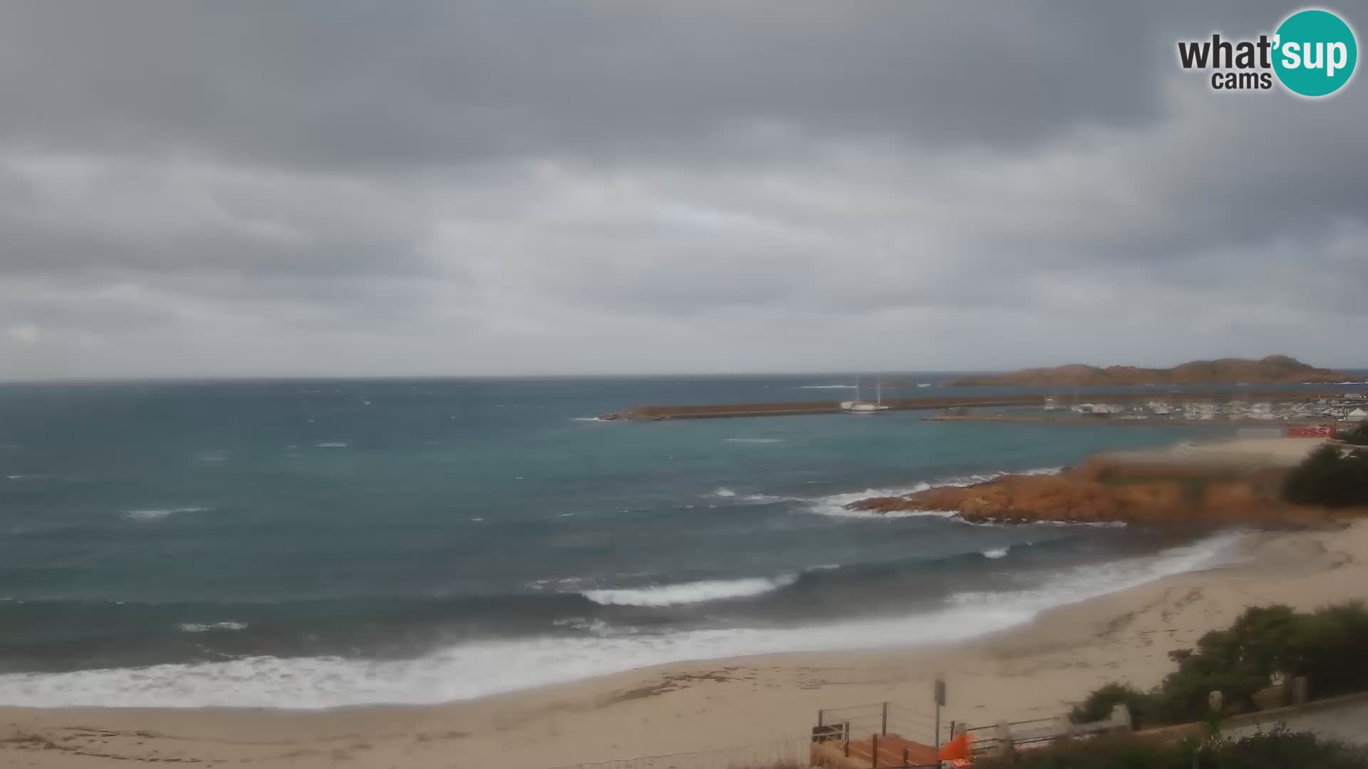 Beach Isola Rossa Webcam – Live View of Sardegna’s Stunning Shoreline