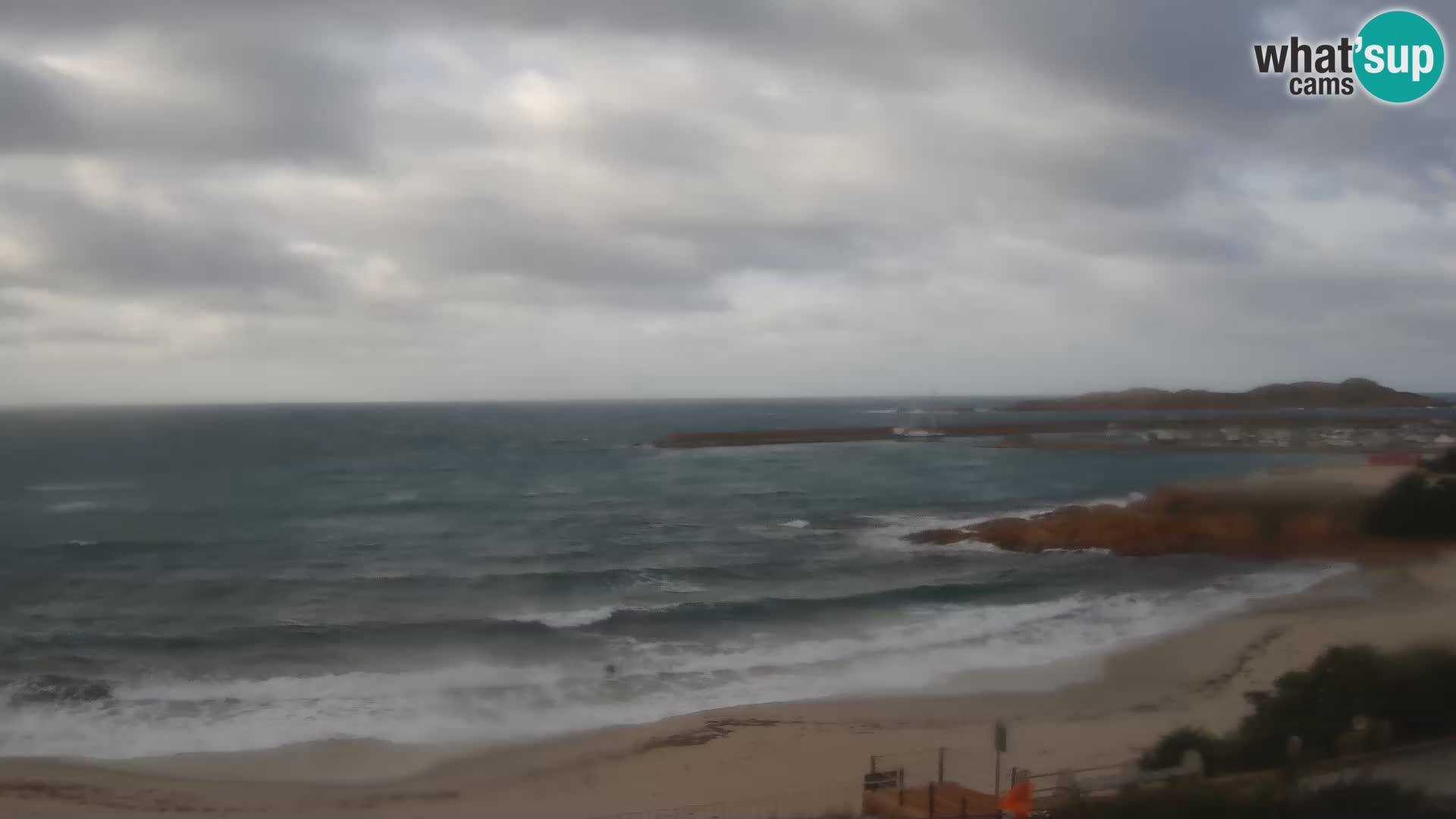 Beach Isola Rossa Webcam – Live View of Sardegna’s Stunning Shoreline