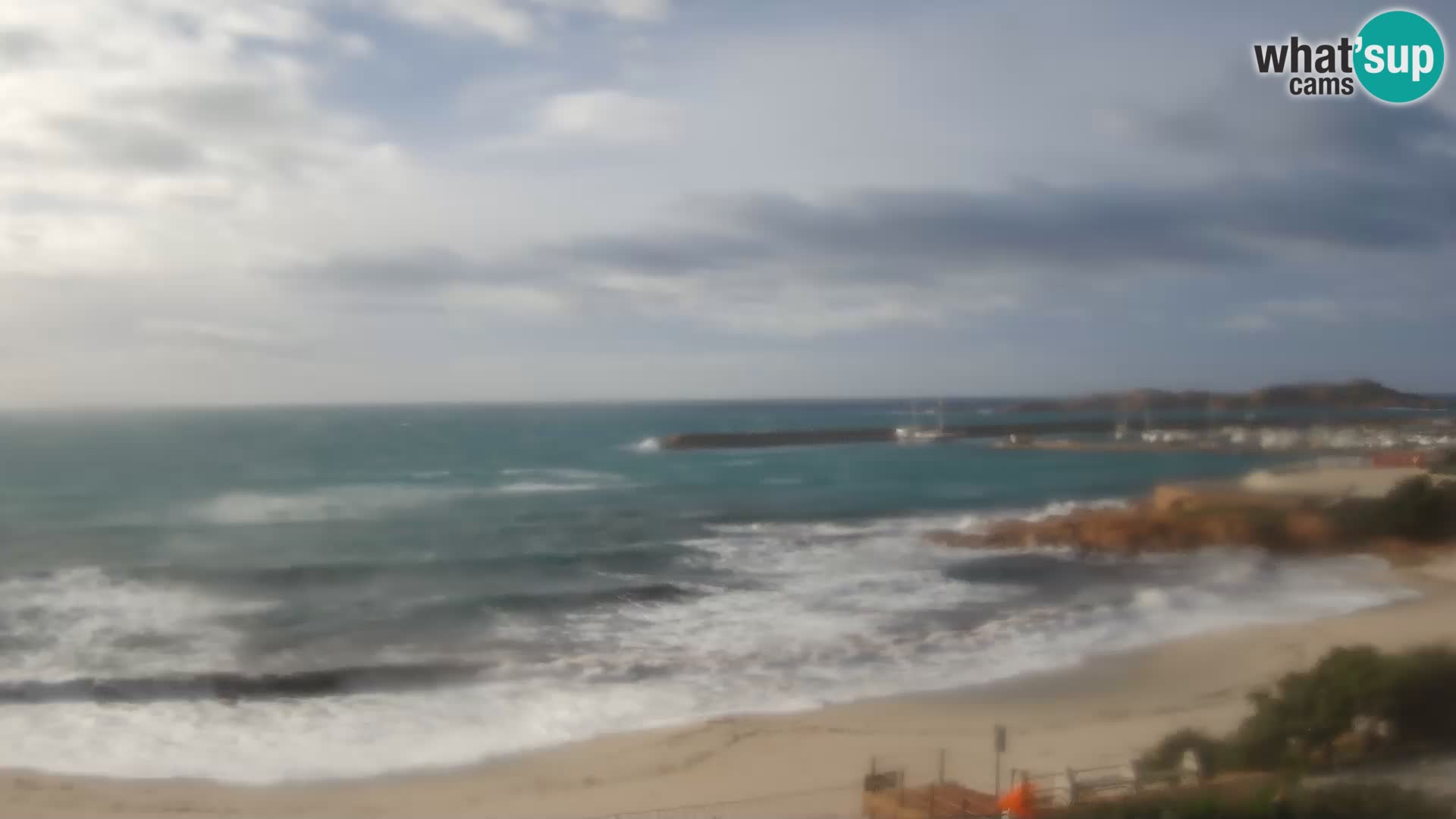 Webcam de la plage d’Isola Rossa – Vue en direct de la magnifique côte de la Sardaigne