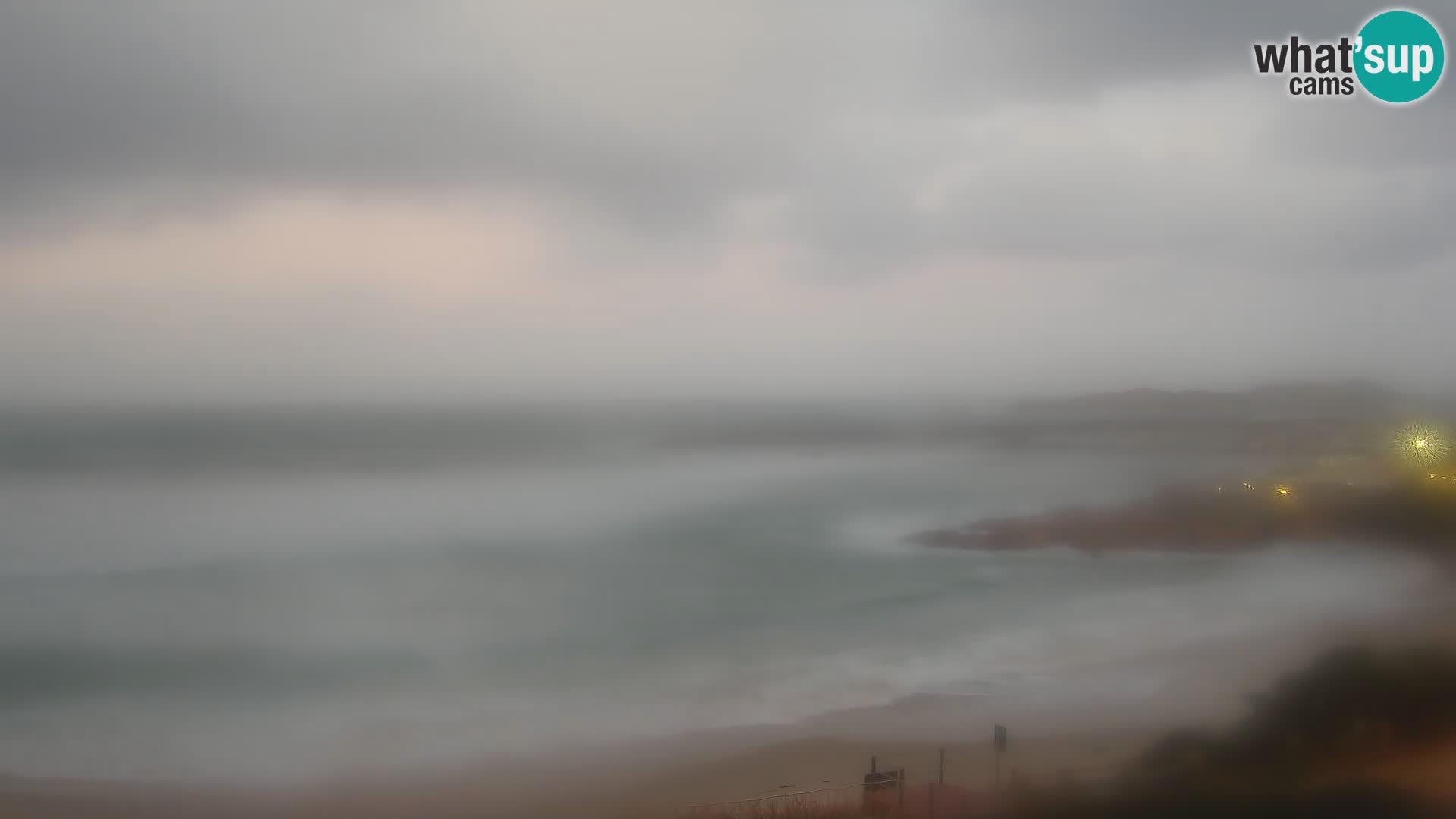 Webcam della spiaggia di Isola Rossa – Vista in diretta della meravigliosa costa della Sardegna