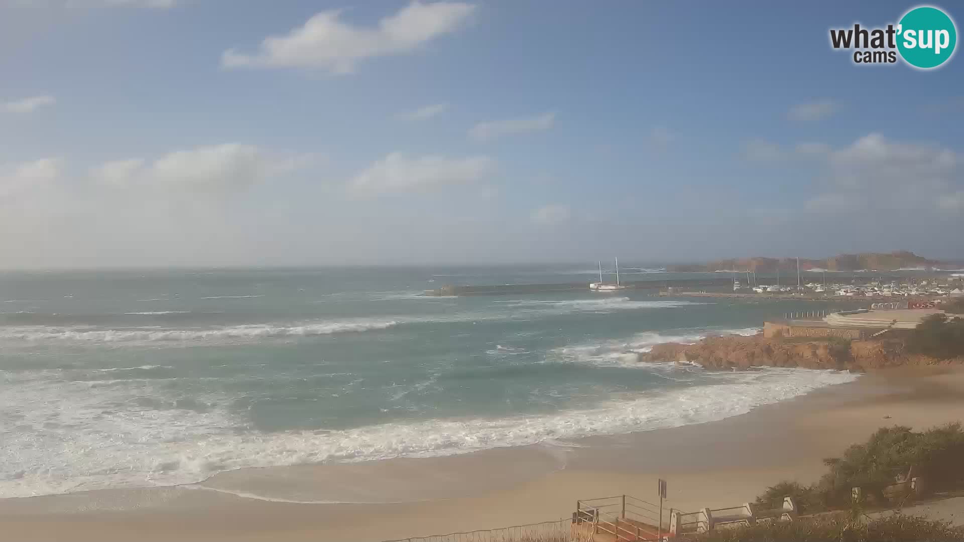 Webcam de la plage d’Isola Rossa – Vue en direct de la magnifique côte de la Sardaigne