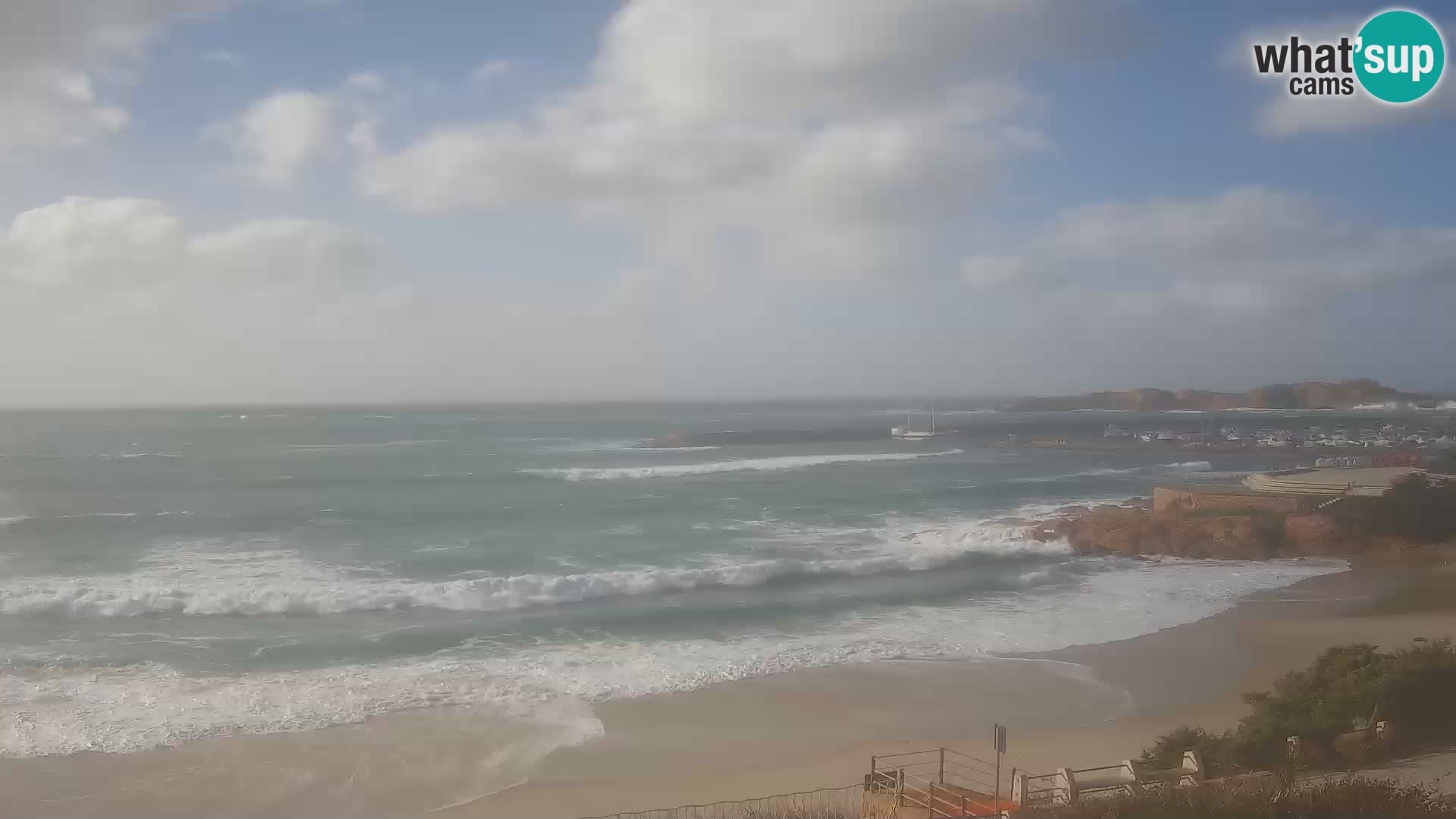 Beach Isola Rossa Webcam – Live View of Sardegna’s Stunning Shoreline