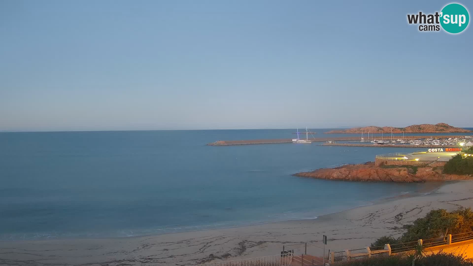 Webcam della spiaggia di Isola Rossa – Vista in diretta della meravigliosa costa della Sardegna