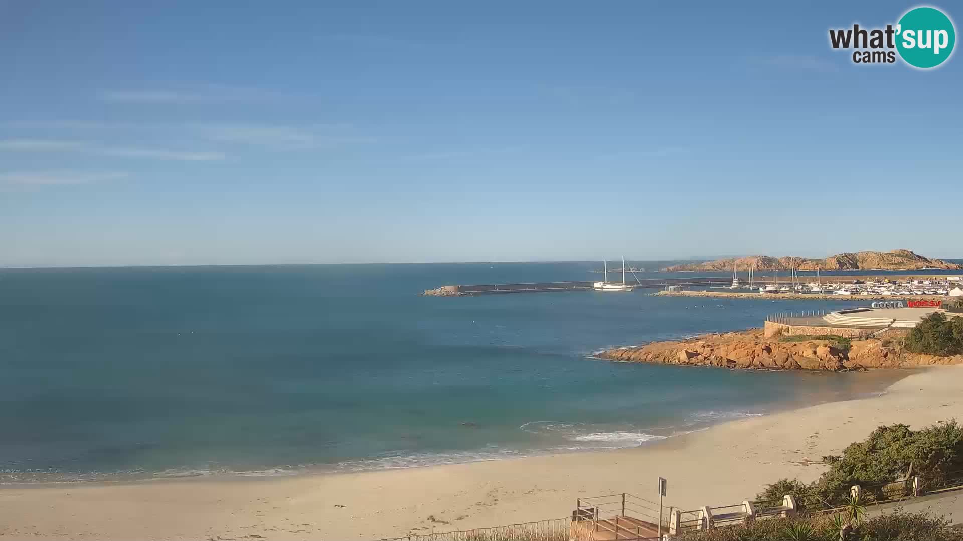 Webcam della spiaggia di Isola Rossa – Vista in diretta della meravigliosa costa della Sardegna