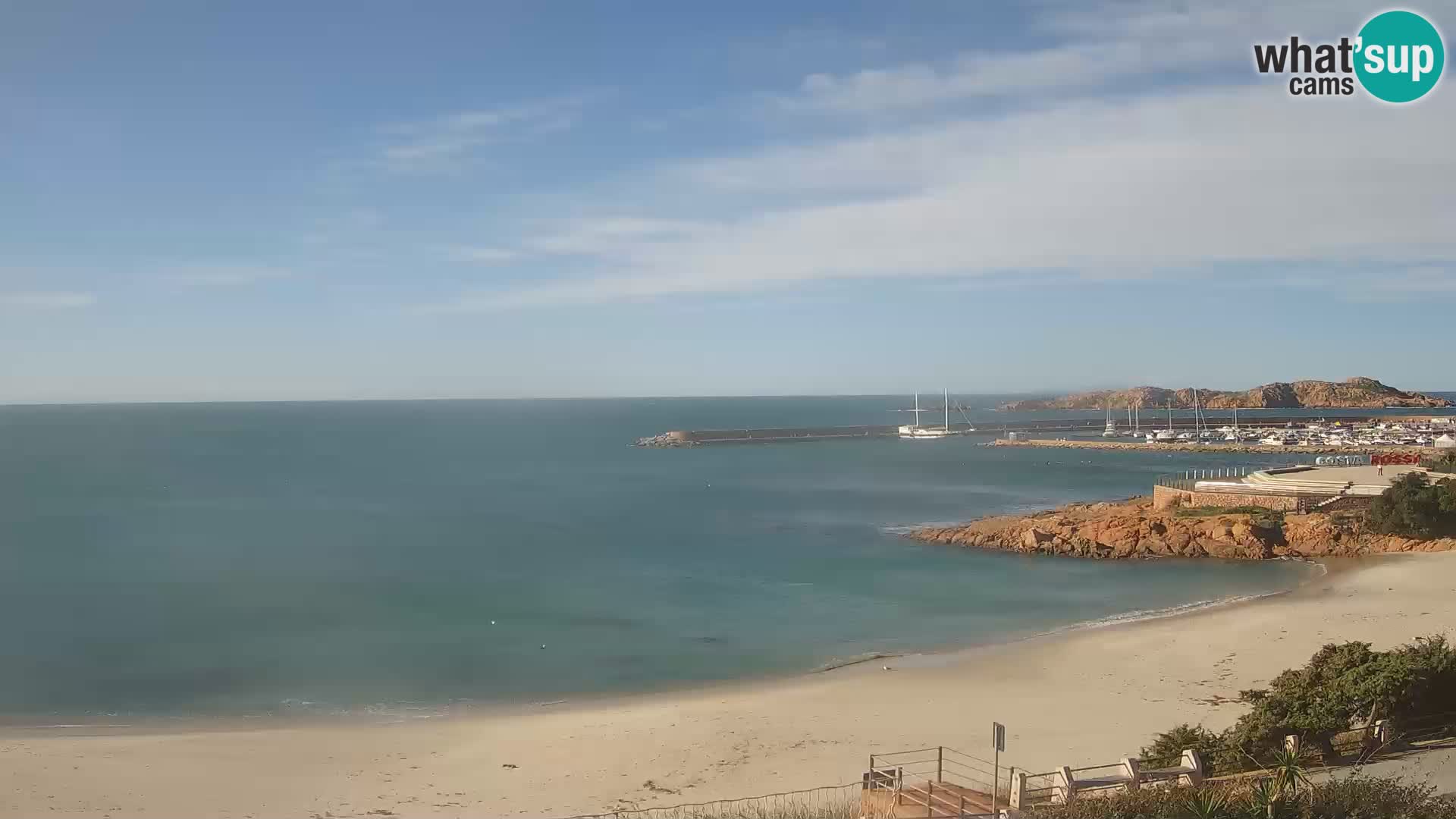 Webcam della spiaggia di Isola Rossa – Vista in diretta della meravigliosa costa della Sardegna