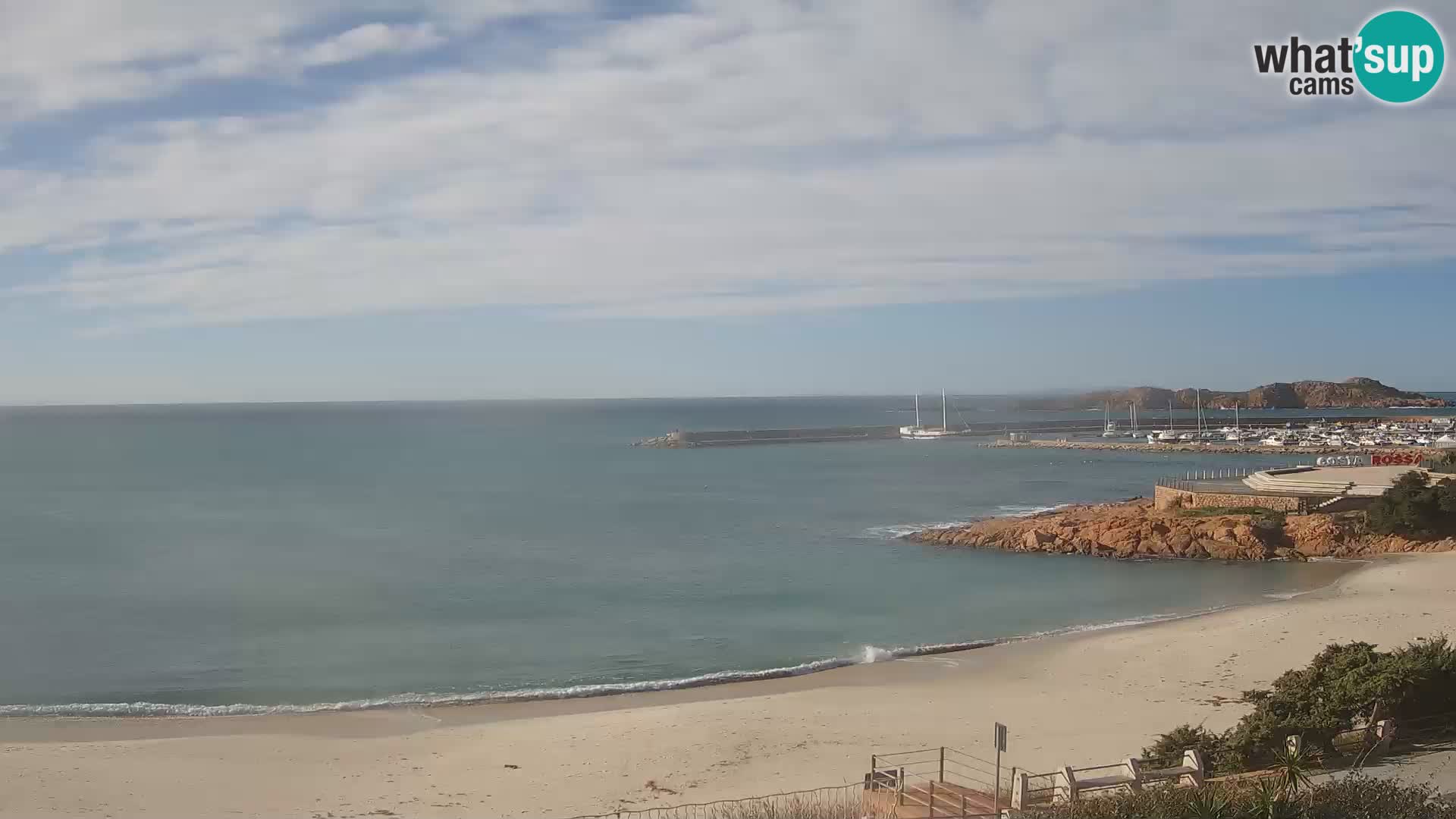 Webcam della spiaggia di Isola Rossa – Vista in diretta della meravigliosa costa della Sardegna