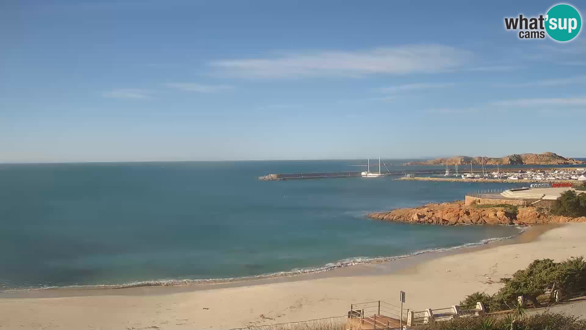 Webcam della spiaggia di Isola Rossa – Vista in diretta della meravigliosa costa della Sardegna