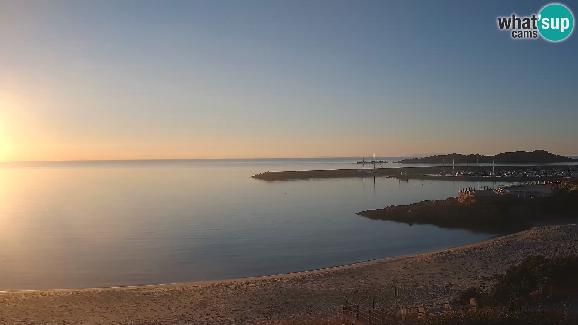 Beach Isola Rossa Webcam – Live View of Sardegna’s Stunning Shoreline