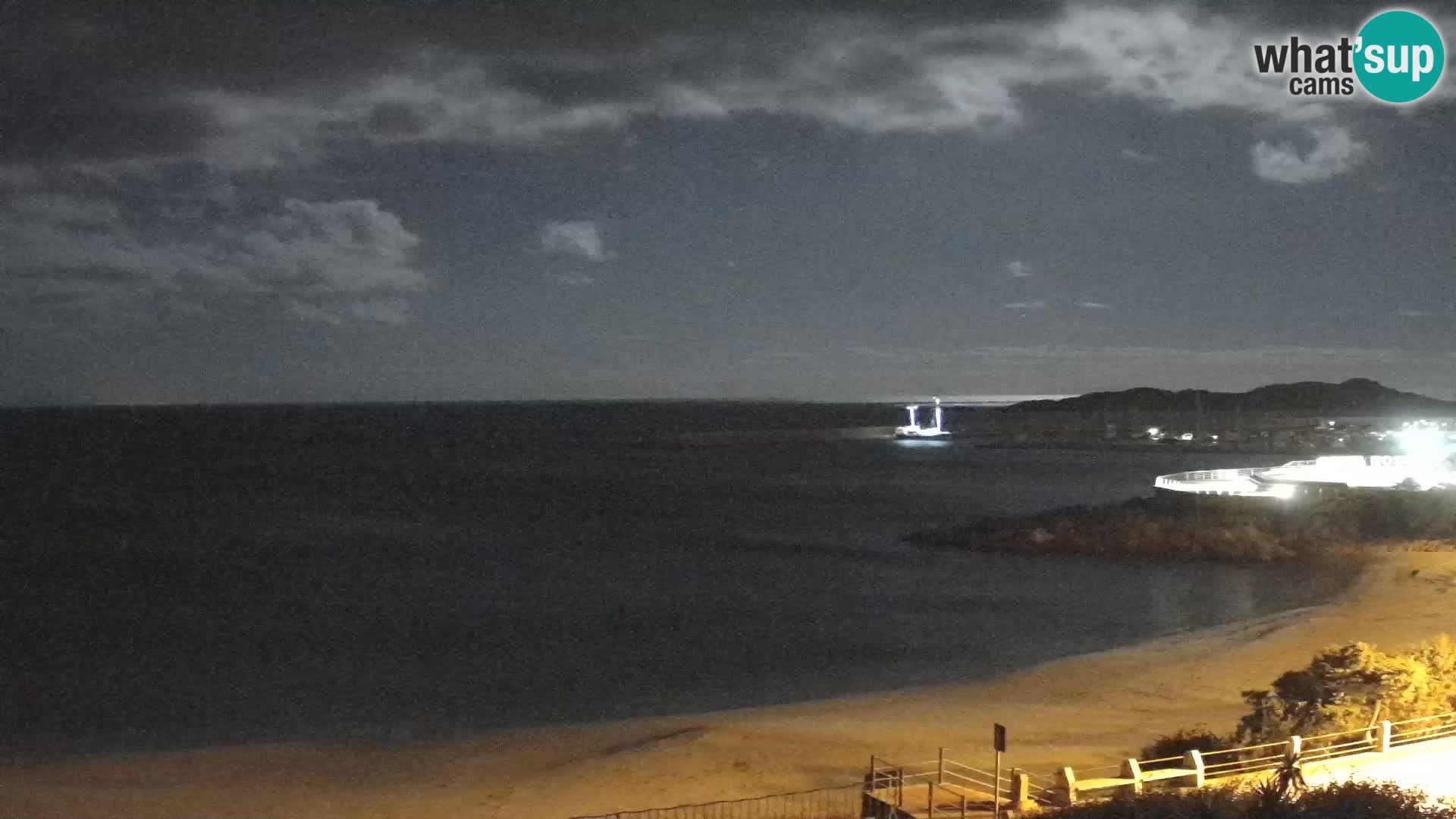 Beach Isola Rossa Webcam – Live View of Sardegna’s Stunning Shoreline