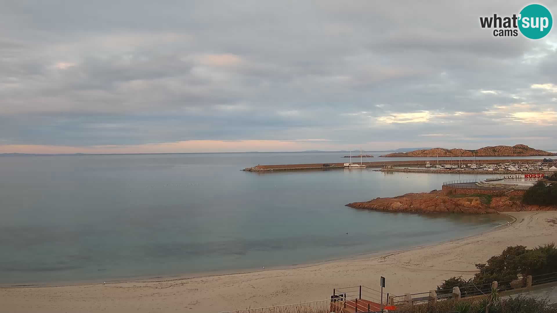 Spletna kamera plaže Isola Rossa – V živo si oglejte čudovito obalo Sardinije