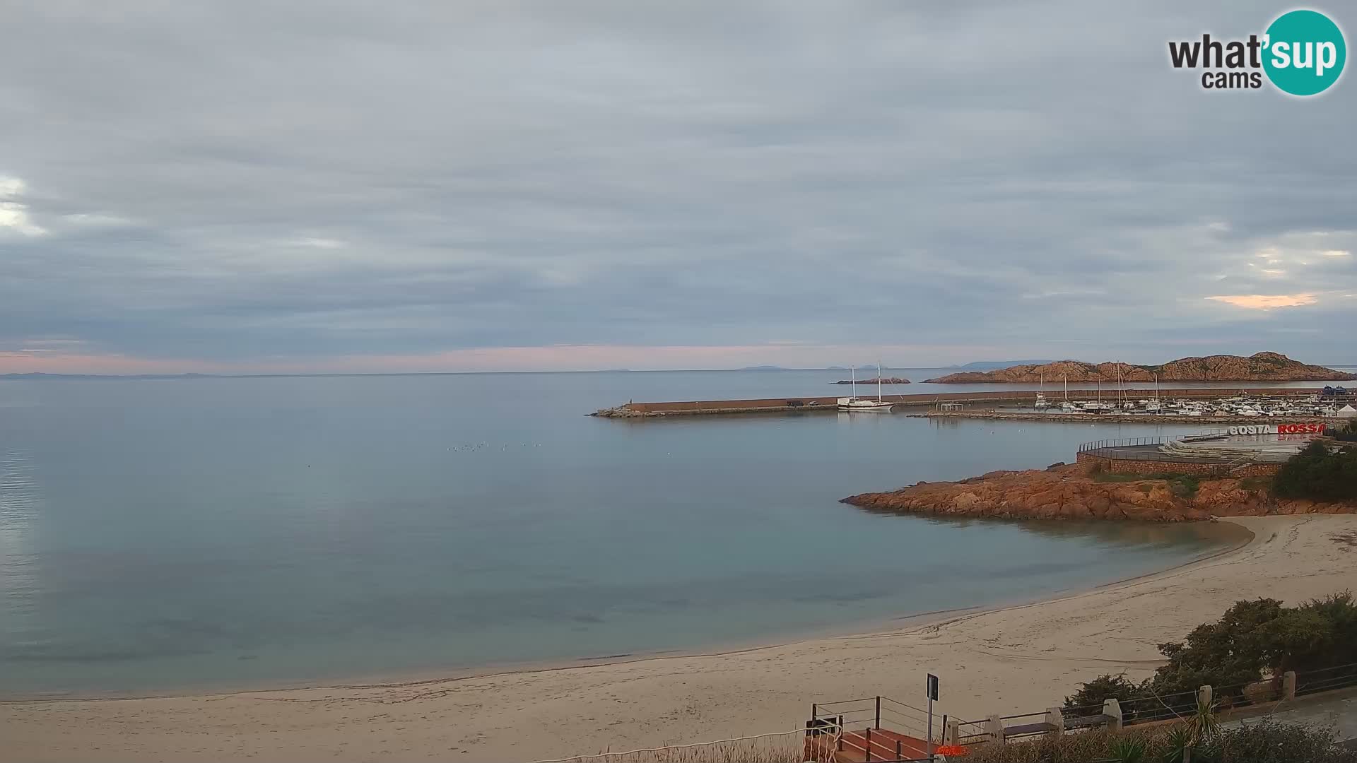 Web kamera plaže Isola Rossa – Uživo pogled na predivnu obalu Sardinije