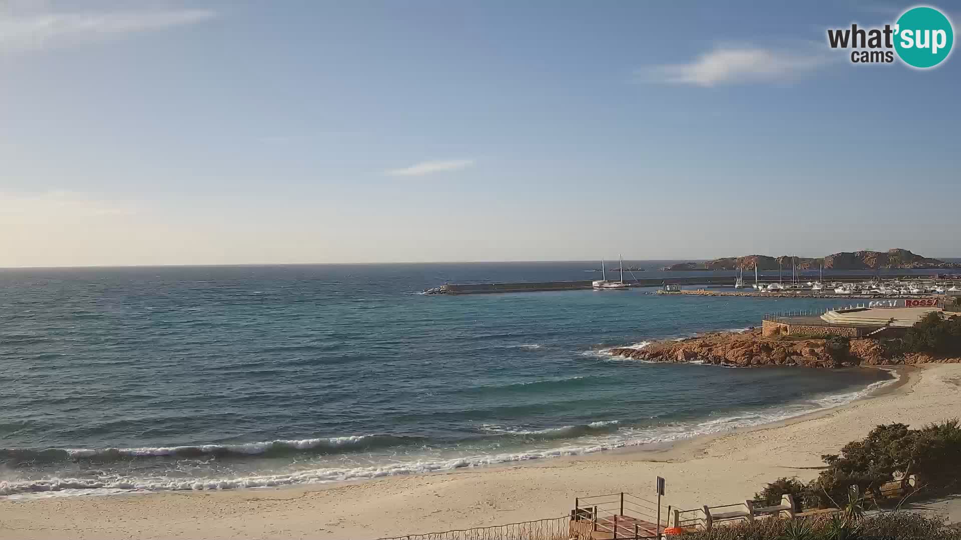 Webcam della spiaggia di Isola Rossa – Vista in diretta della meravigliosa costa della Sardegna