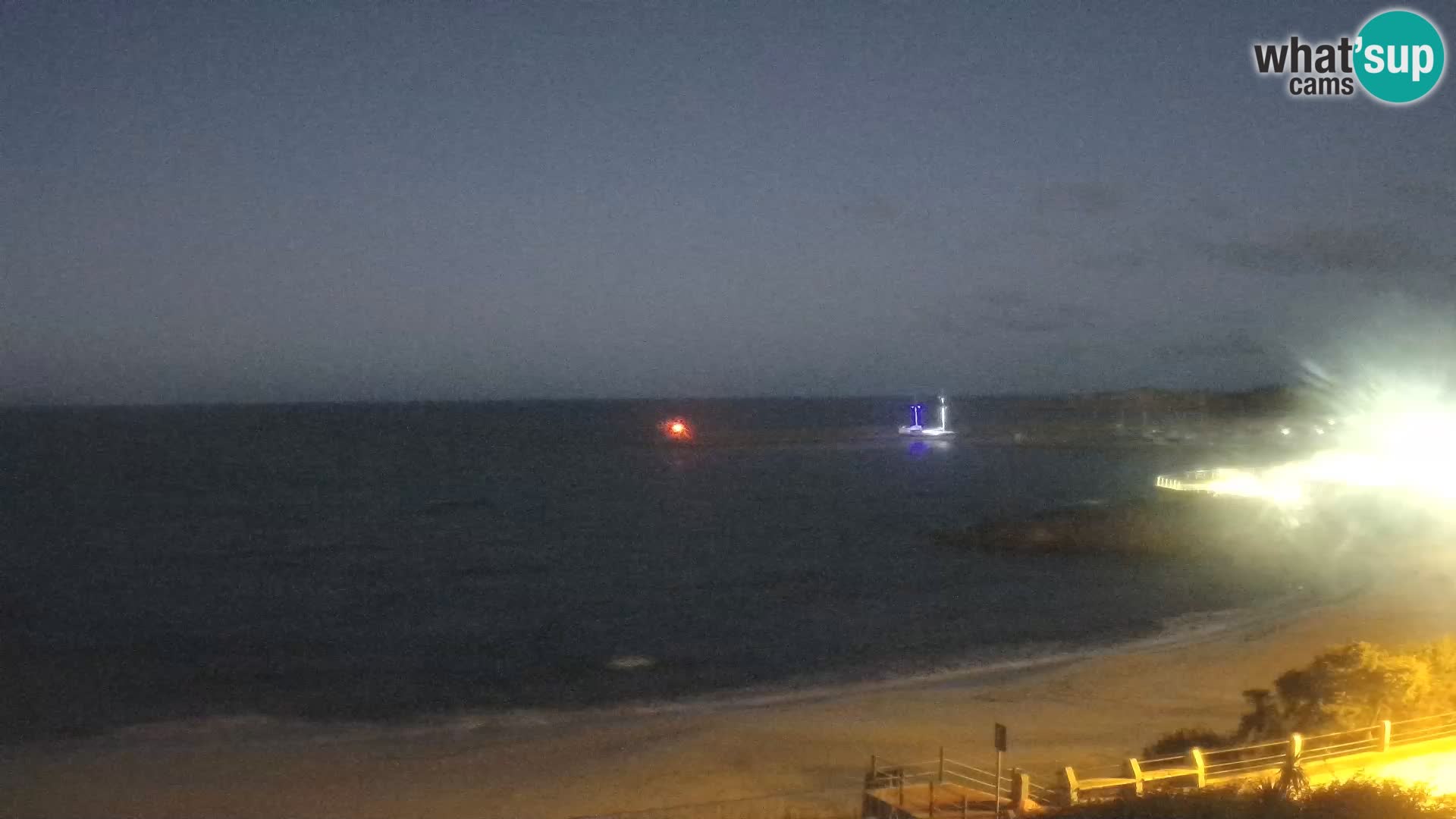 Webcam della spiaggia di Isola Rossa – Vista in diretta della meravigliosa costa della Sardegna