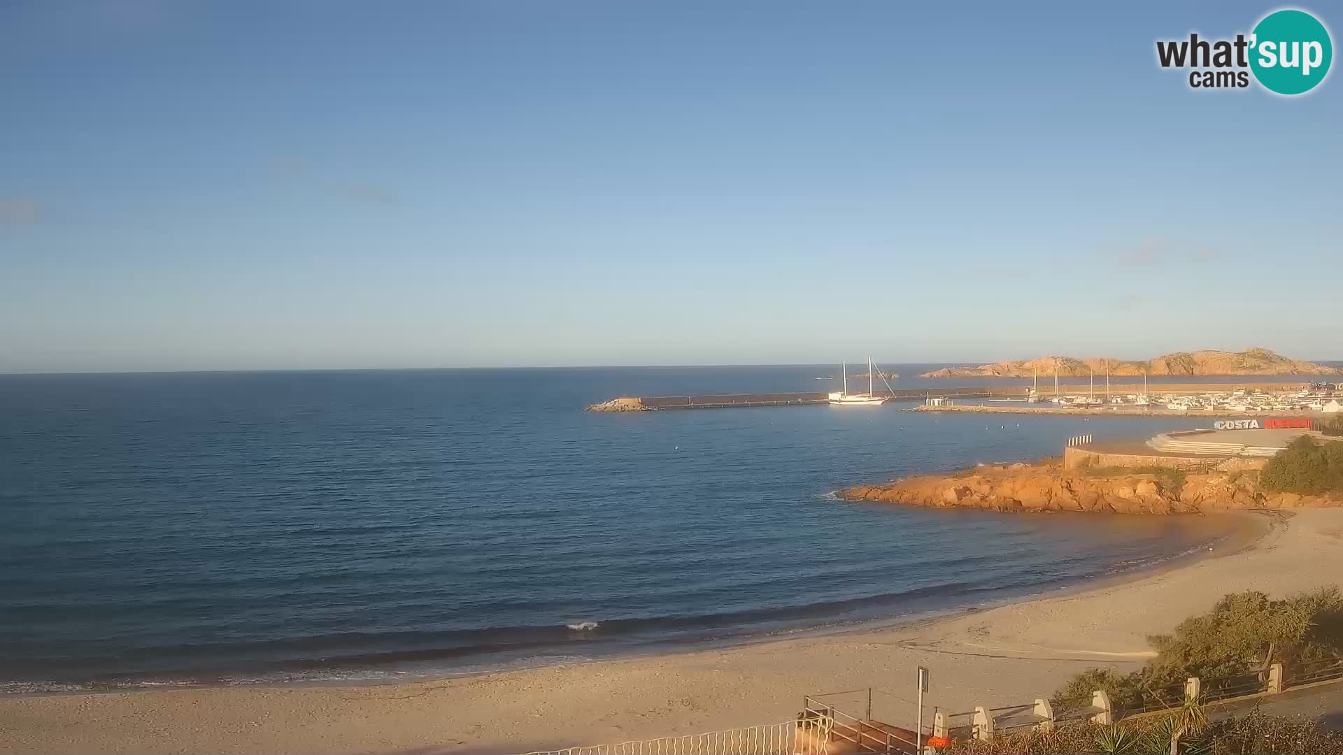 Beach Isola Rossa Webcam – Live View of Sardegna’s Stunning Shoreline