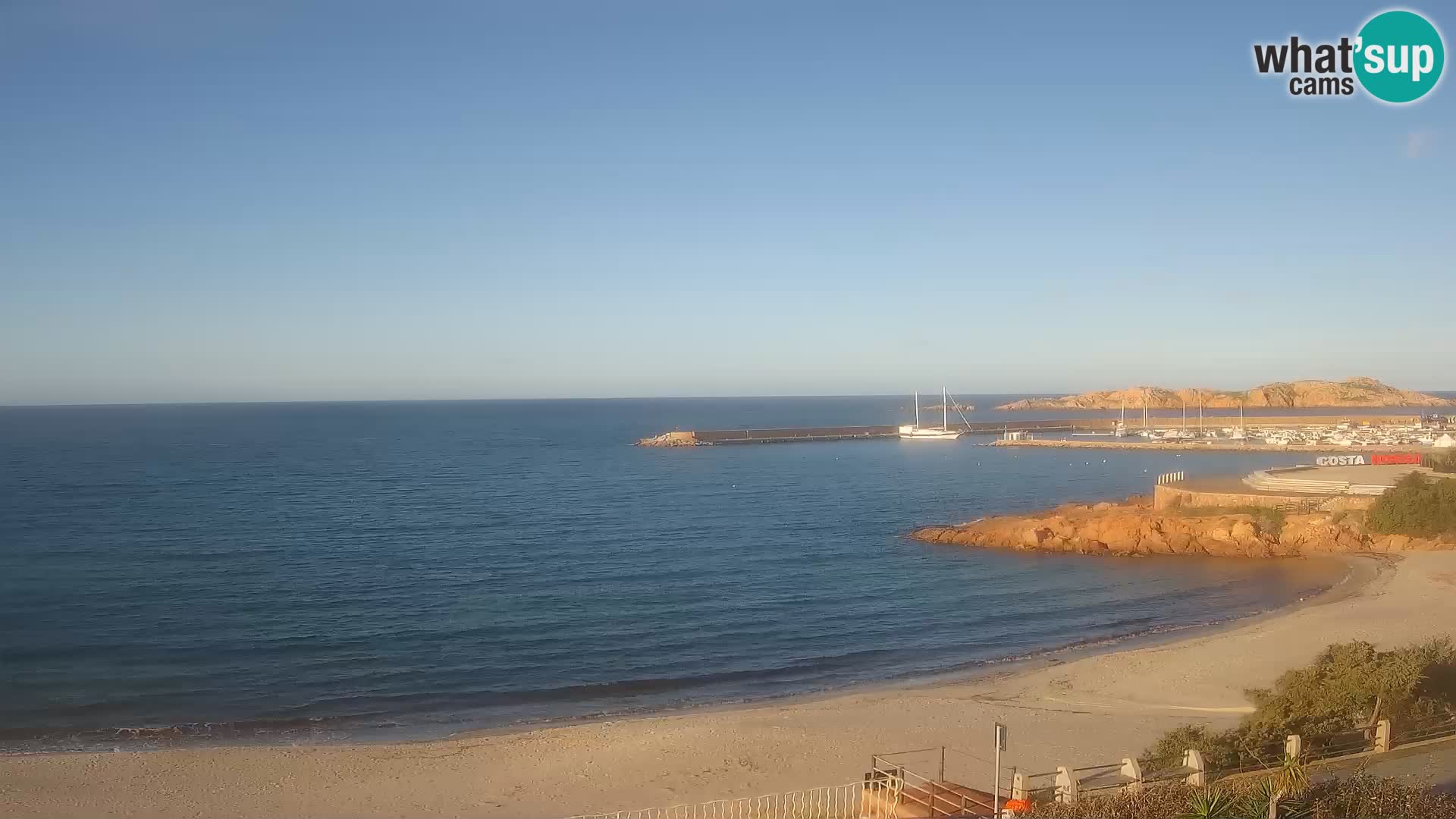 Webcam de la plage d’Isola Rossa – Vue en direct de la magnifique côte de la Sardaigne