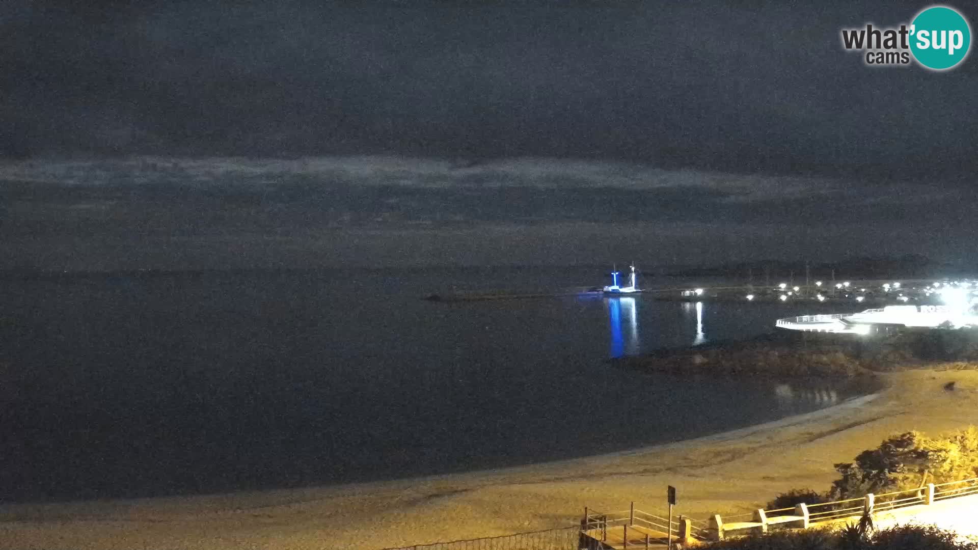 Webcam della spiaggia di Isola Rossa – Vista in diretta della meravigliosa costa della Sardegna