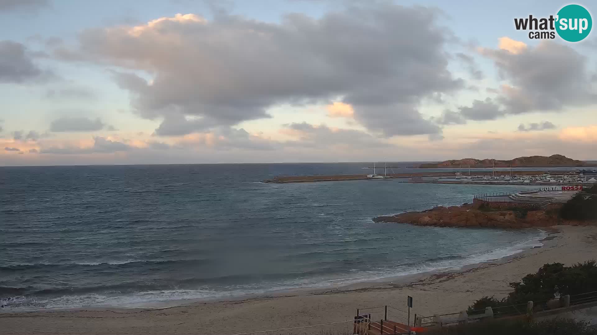 Webcam de la plage d’Isola Rossa – Vue en direct de la magnifique côte de la Sardaigne