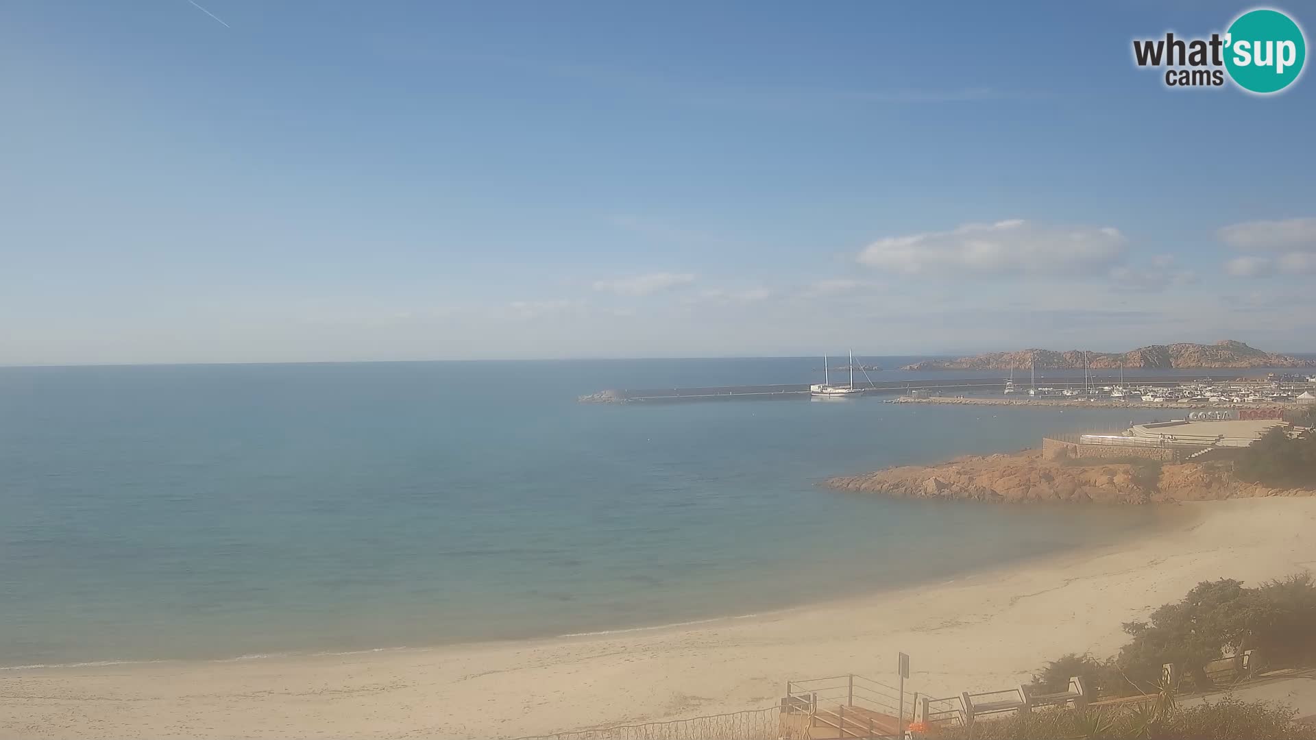 Webcam della spiaggia di Isola Rossa – Vista in diretta della meravigliosa costa della Sardegna