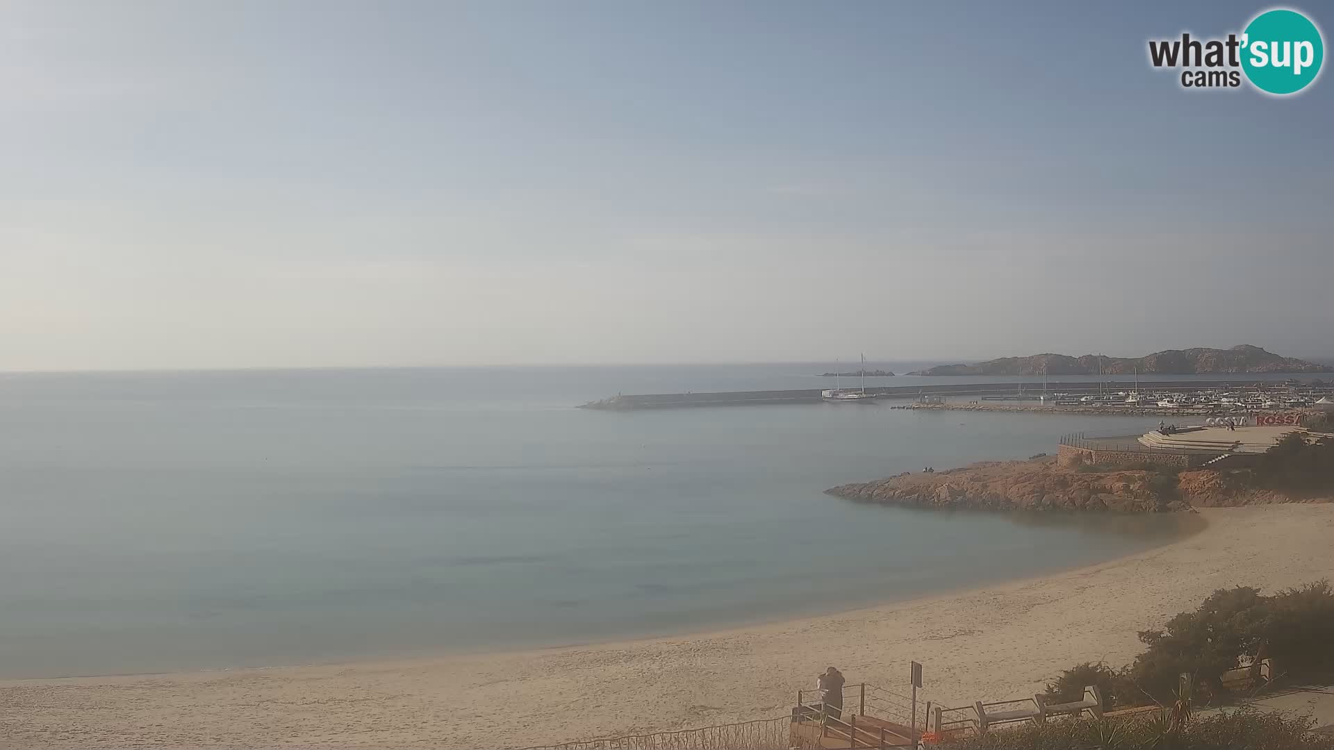 Webcam della spiaggia di Isola Rossa – Vista in diretta della meravigliosa costa della Sardegna