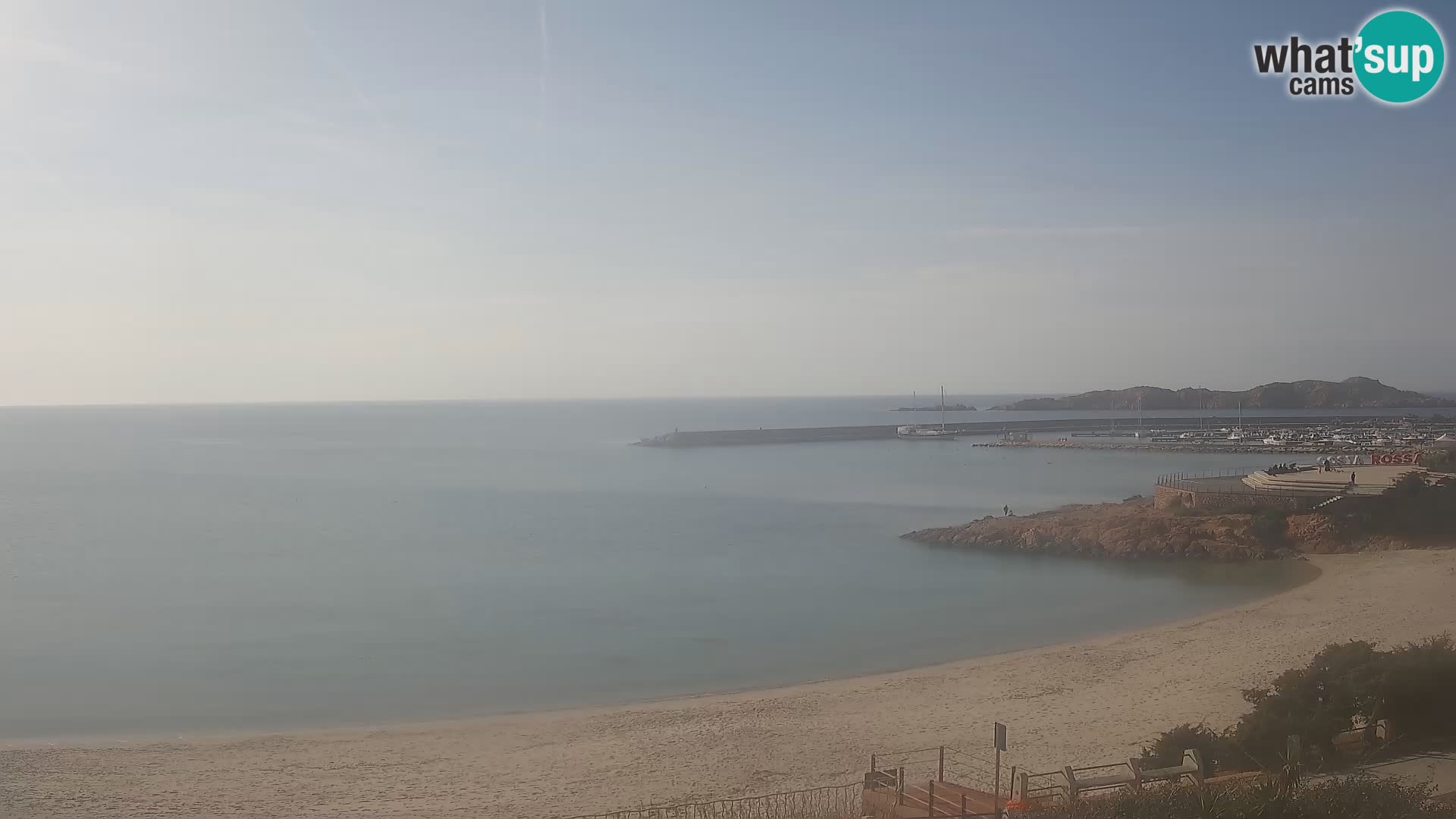 Webcam della spiaggia di Isola Rossa – Vista in diretta della meravigliosa costa della Sardegna