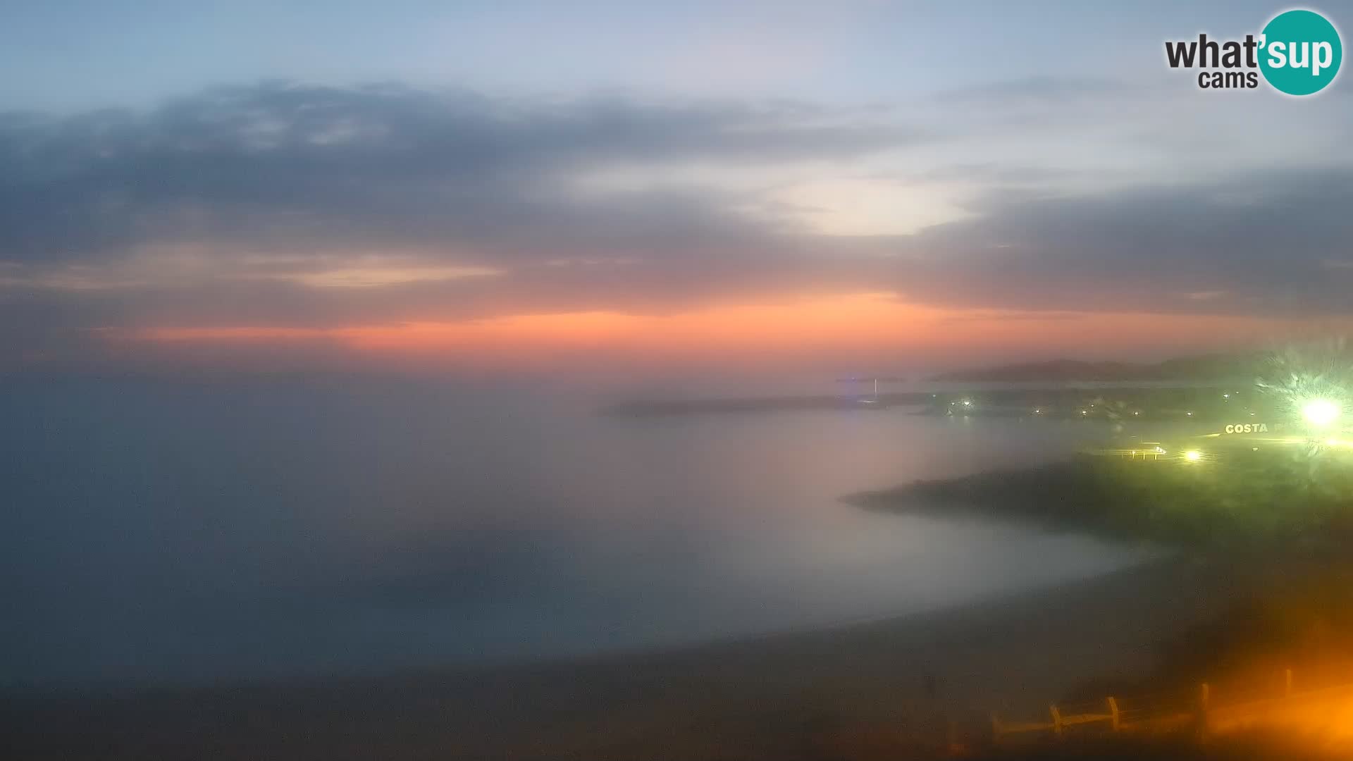 Webcam della spiaggia di Isola Rossa – Vista in diretta della meravigliosa costa della Sardegna