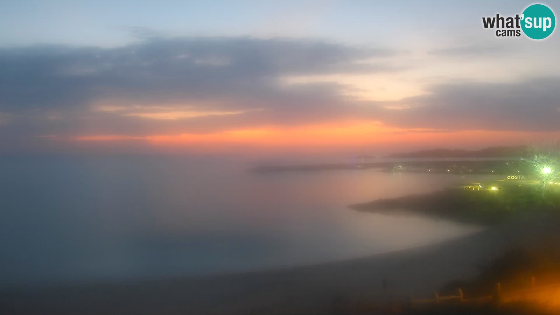 Webcam della spiaggia di Isola Rossa – Vista in diretta della meravigliosa costa della Sardegna